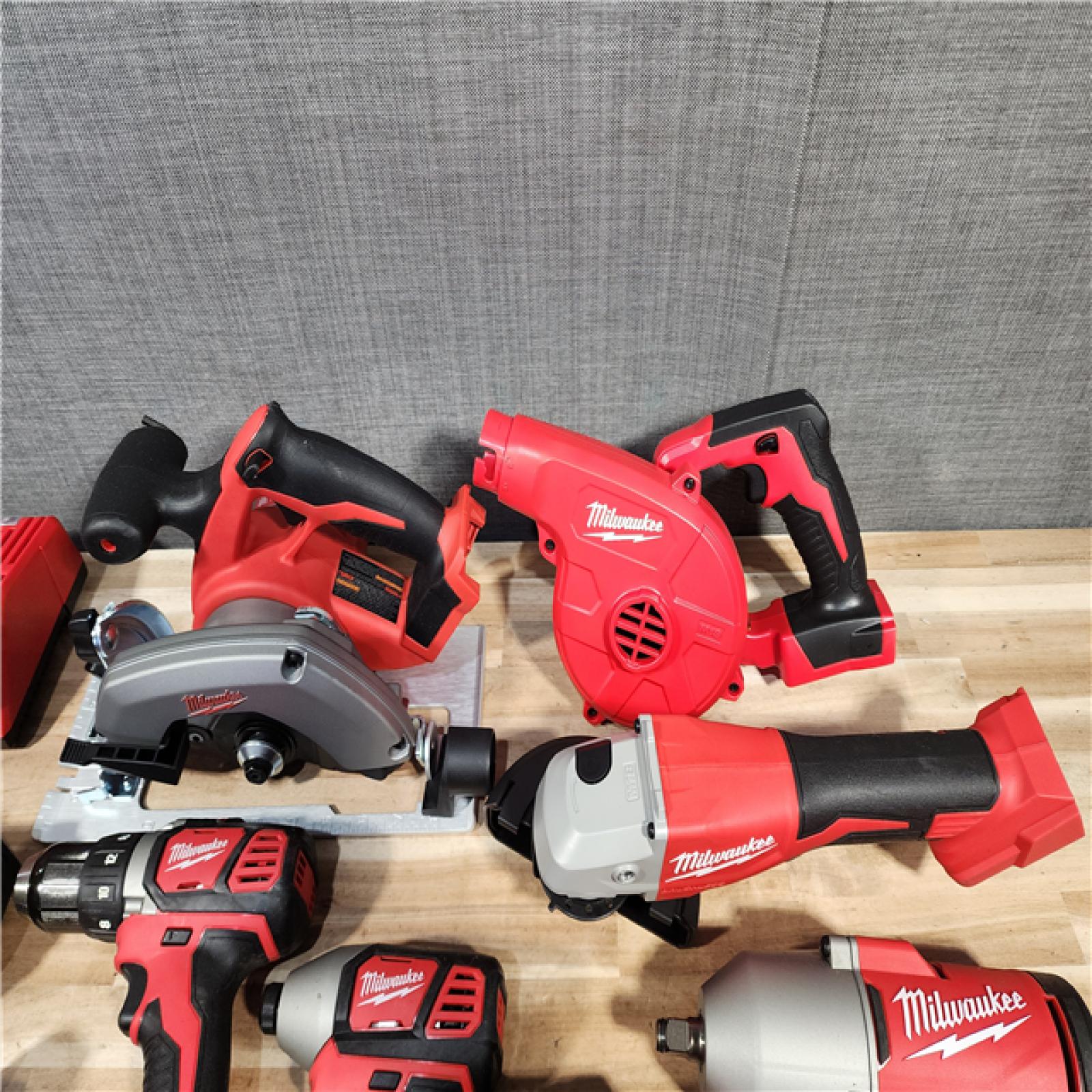 HOUSTON LOCATION - AS-IS M18 18-Volt Lithium-Ion Cordless Combo Kit 9-Tool with 2-Batteries  Charger and Tool Bag