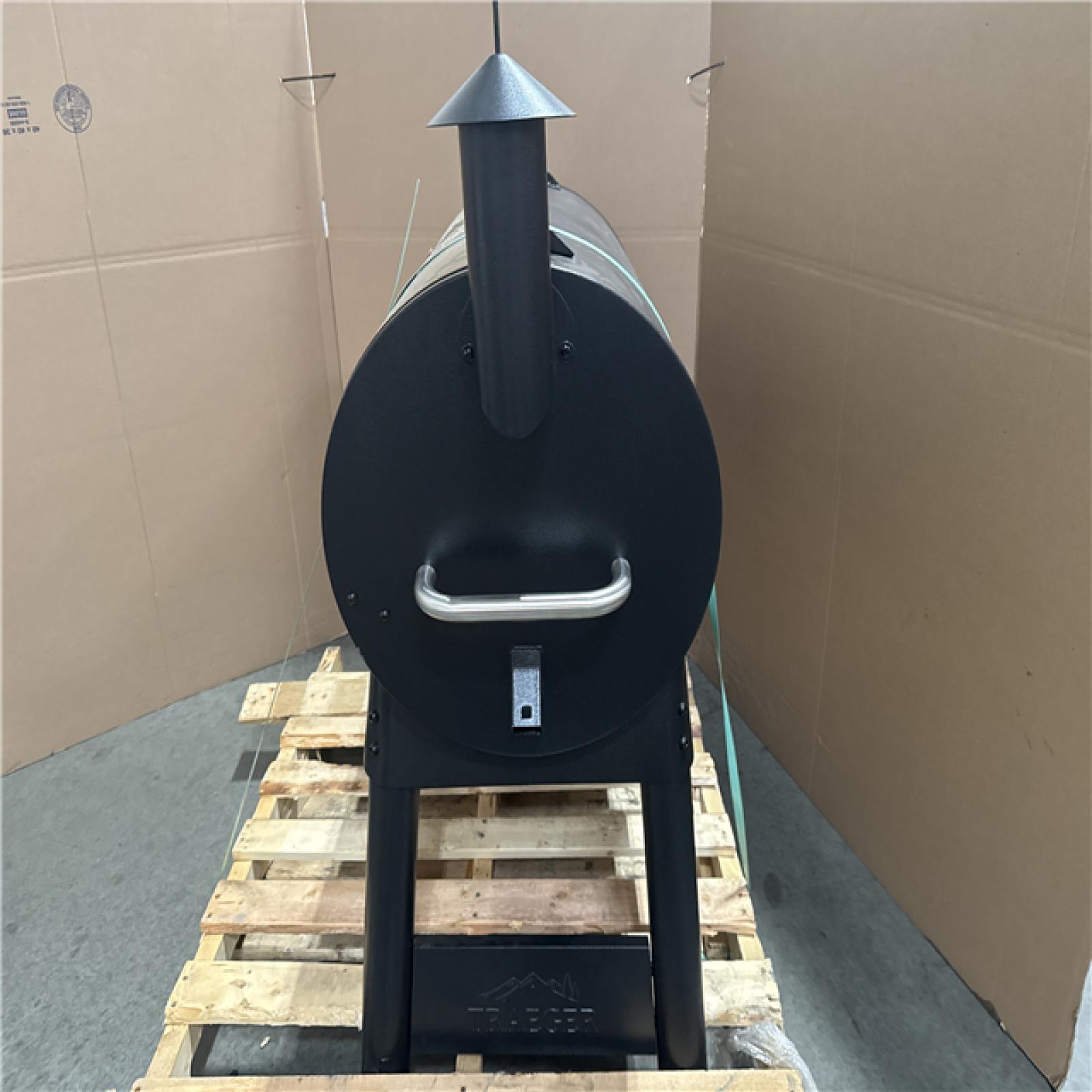 CALIFORNIA AS IS TRAEGER PRO 34 HOME IMPROVEMENT PALLET