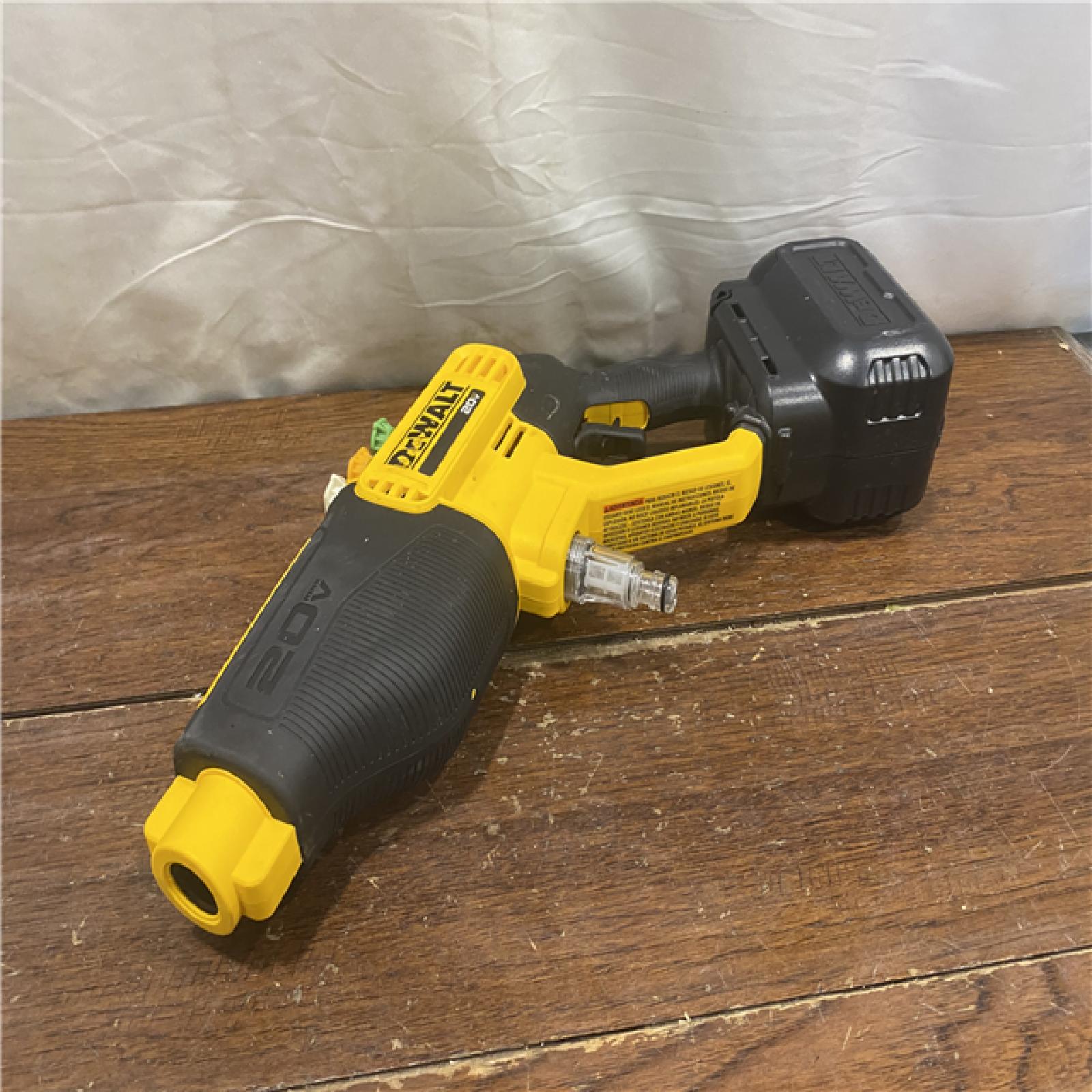 AS-IS Dewalt 20V 550 PSI  1 GPM Cordless Power Cleaner W/ 4 Nozzles Tool-Only DCPW550B
