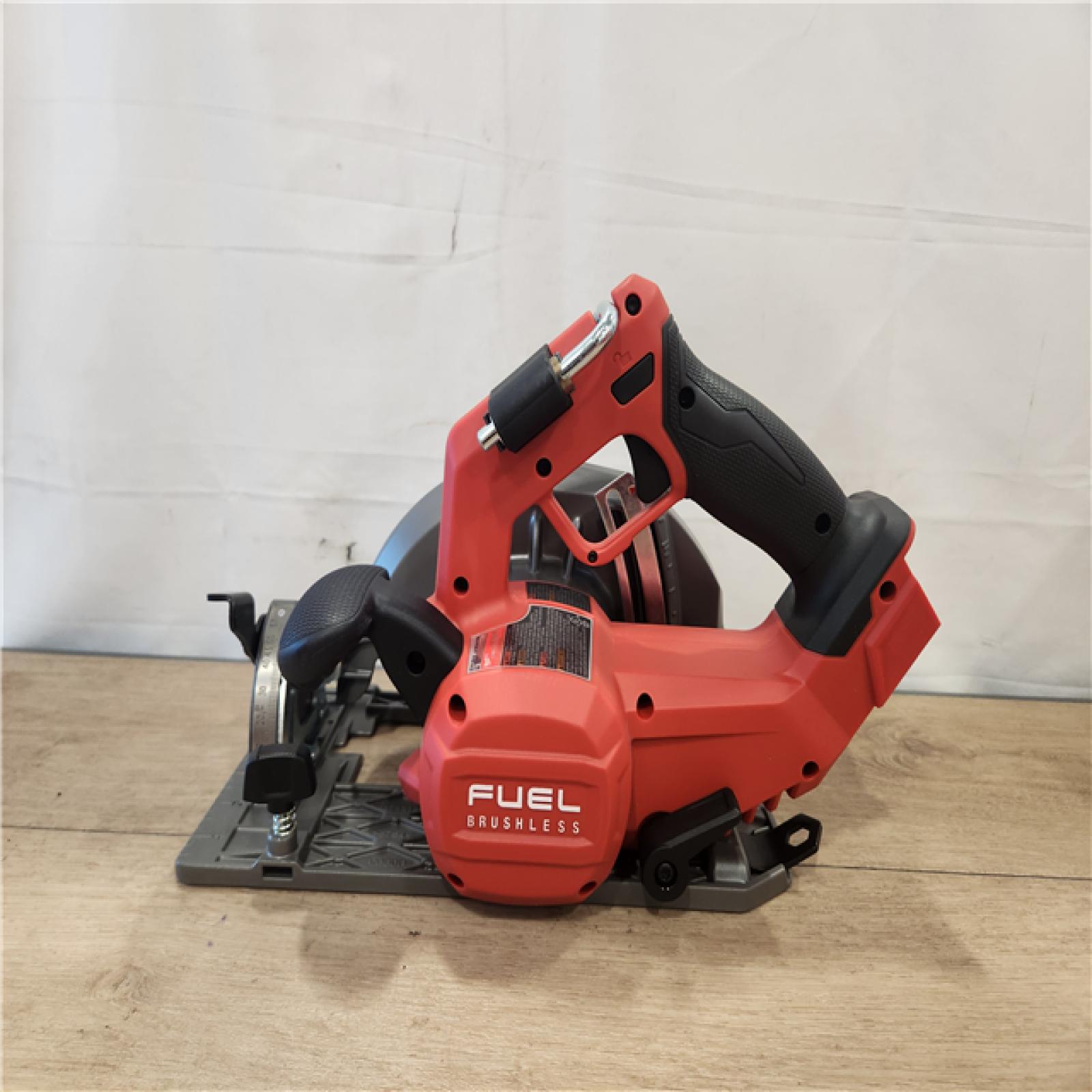 AS-IS- Milwaukee FUEL 18V Lithium-Ion Brushless Cordless 7-1/4 in. Circular Saw (Tool-Only)