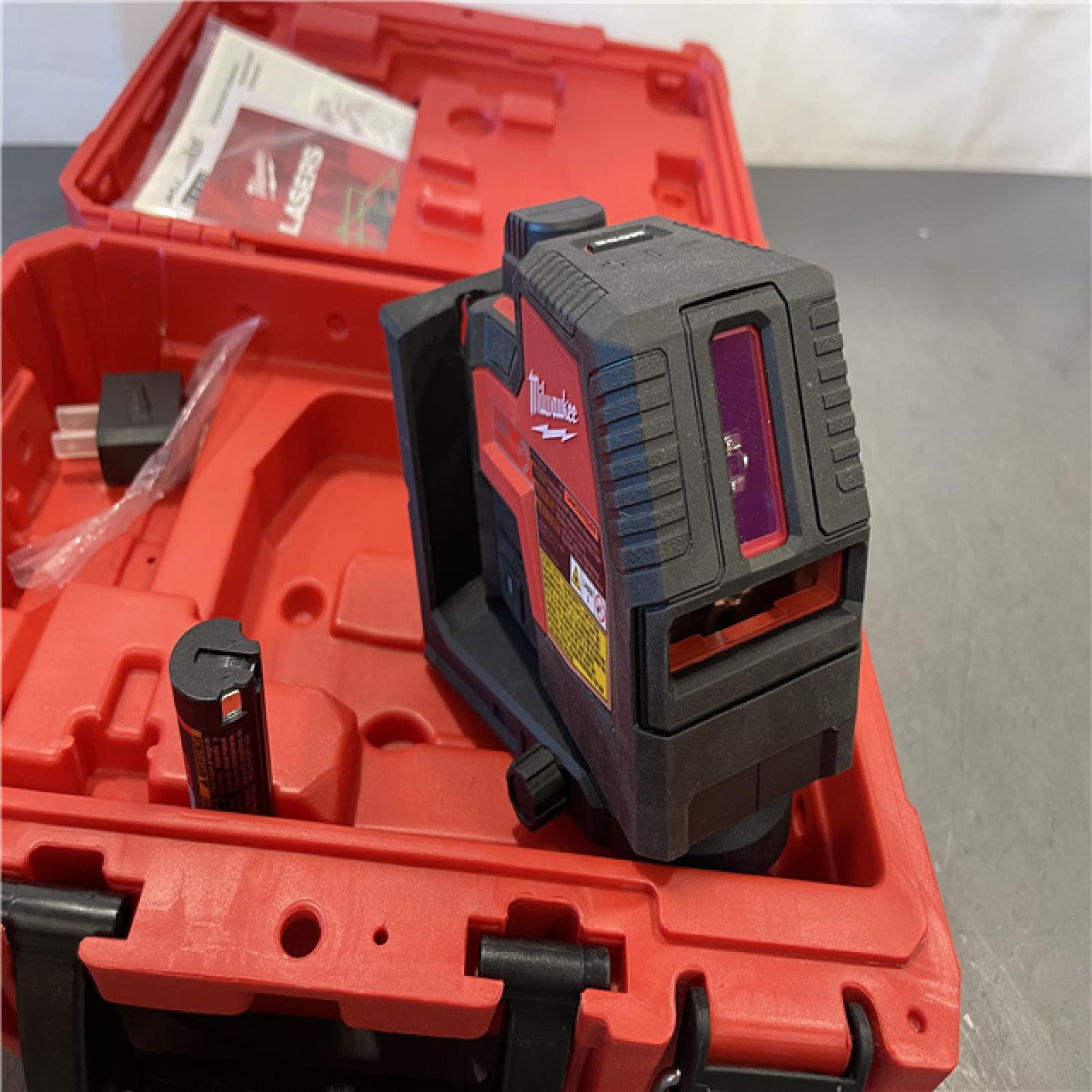AS-IS - Milwaukee 100 Ft. REDLITHIUM Lithium-Ion USB Green Rechargeable Cross Line Laser Level with Charger