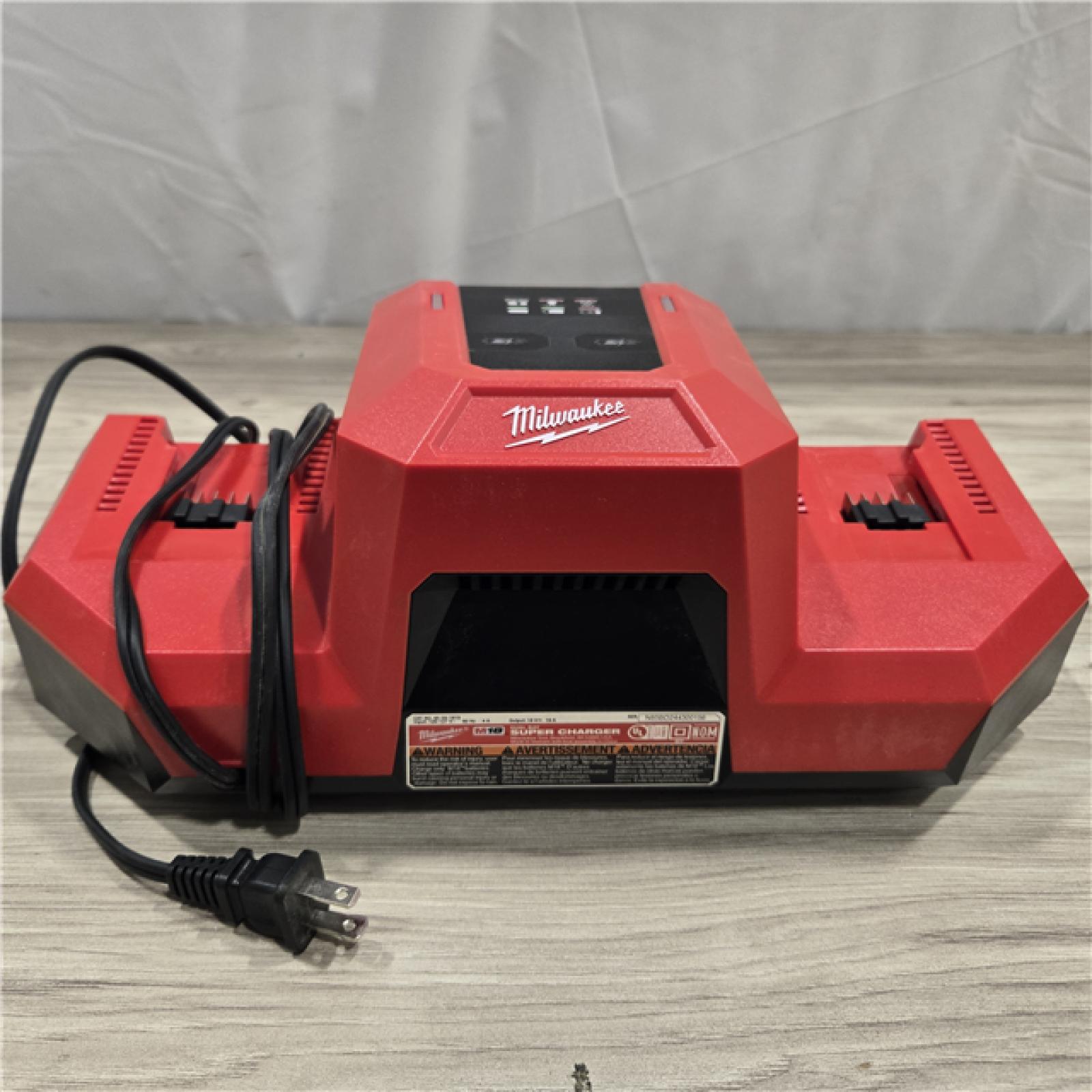 AS-IS Milwaukee 48-59-1815 M18 18V Dual Bay Simultaneous Super Charger