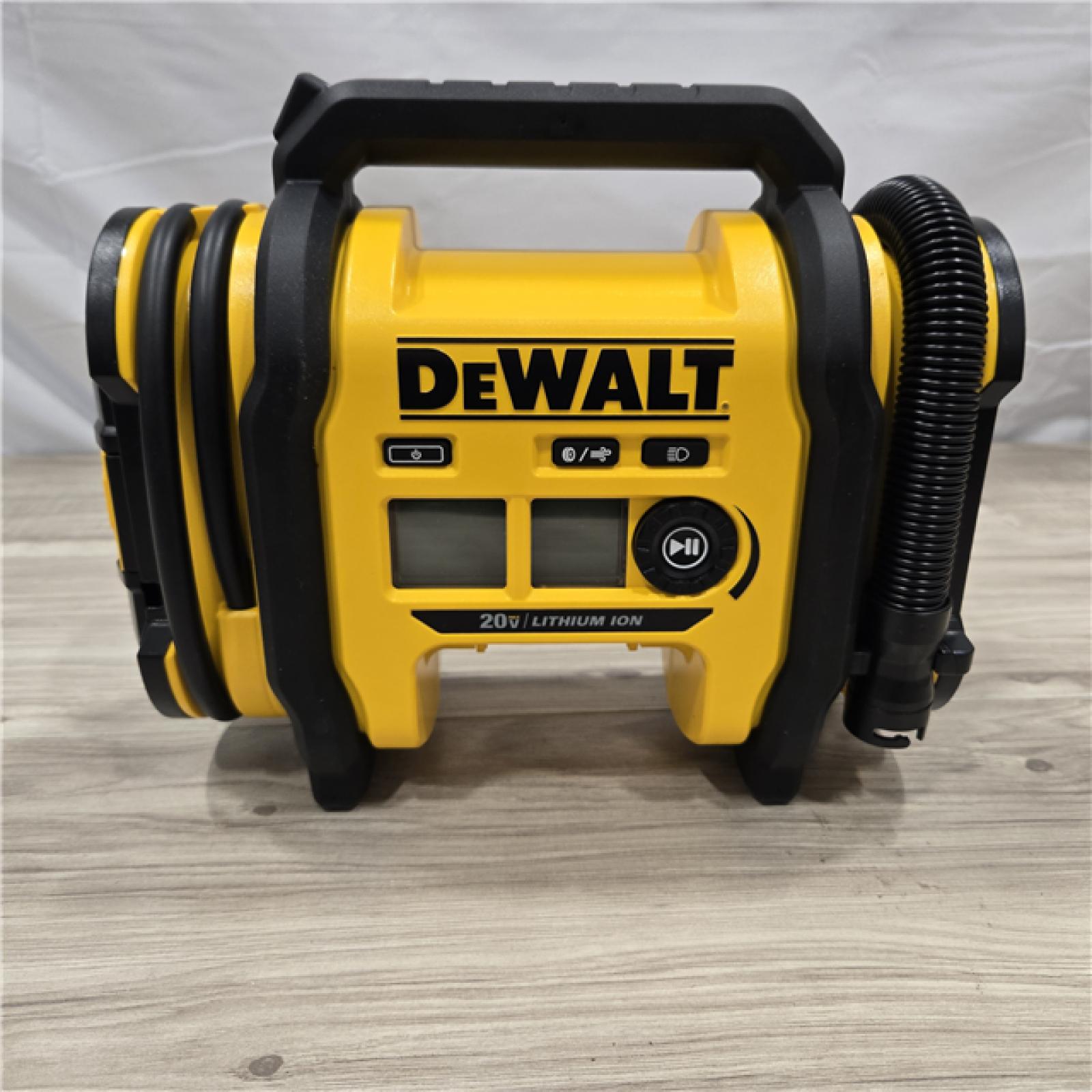 LIKE NEW! - DEWALT  20V MAX Inflator (Tool Only)