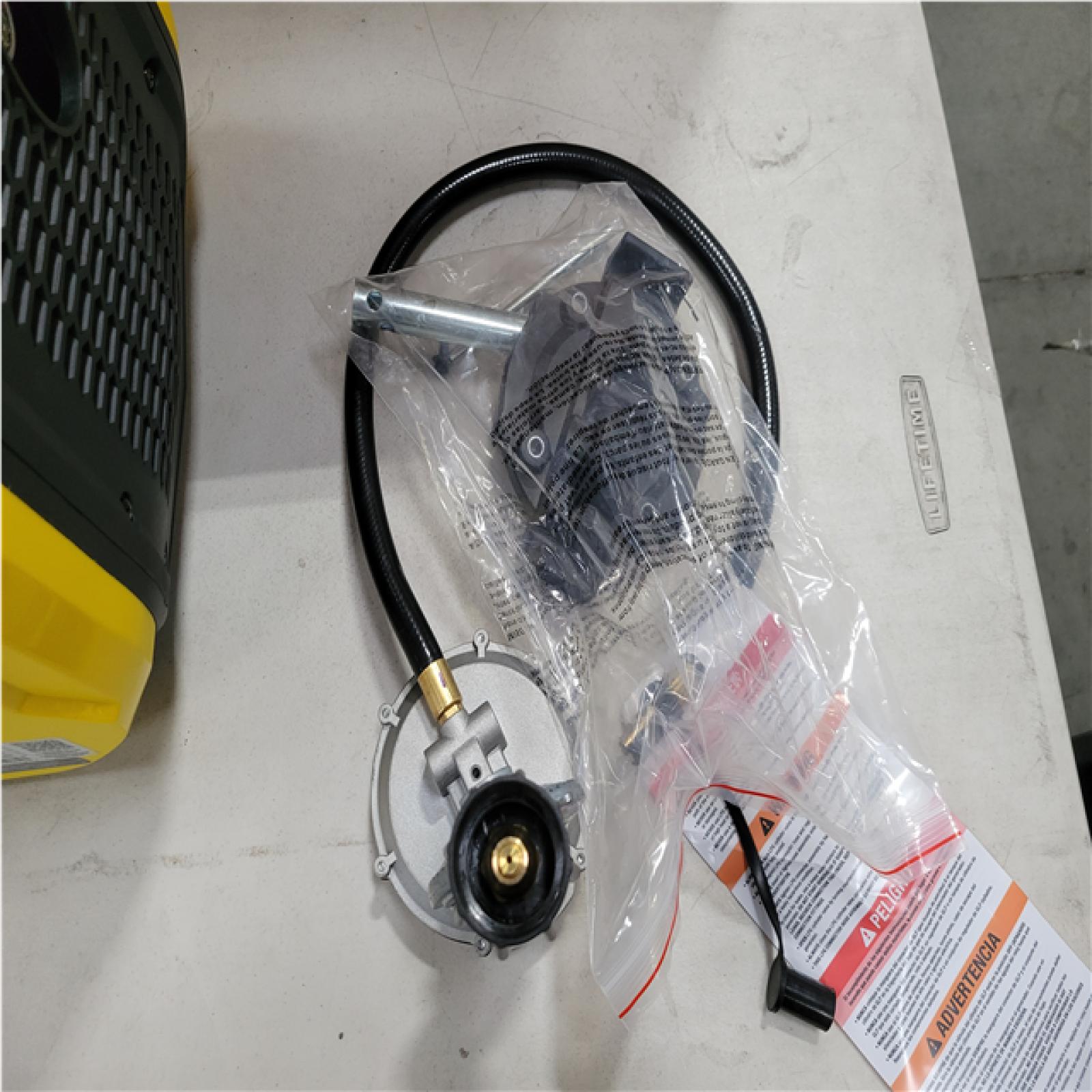 CALIFORNIA AS-IS CHAMPION 2500/1850-Watt Recoil Start Gasoline/Propane Powered Dual Fuel Inverter Generator with Quiet Technology and CO Shield
