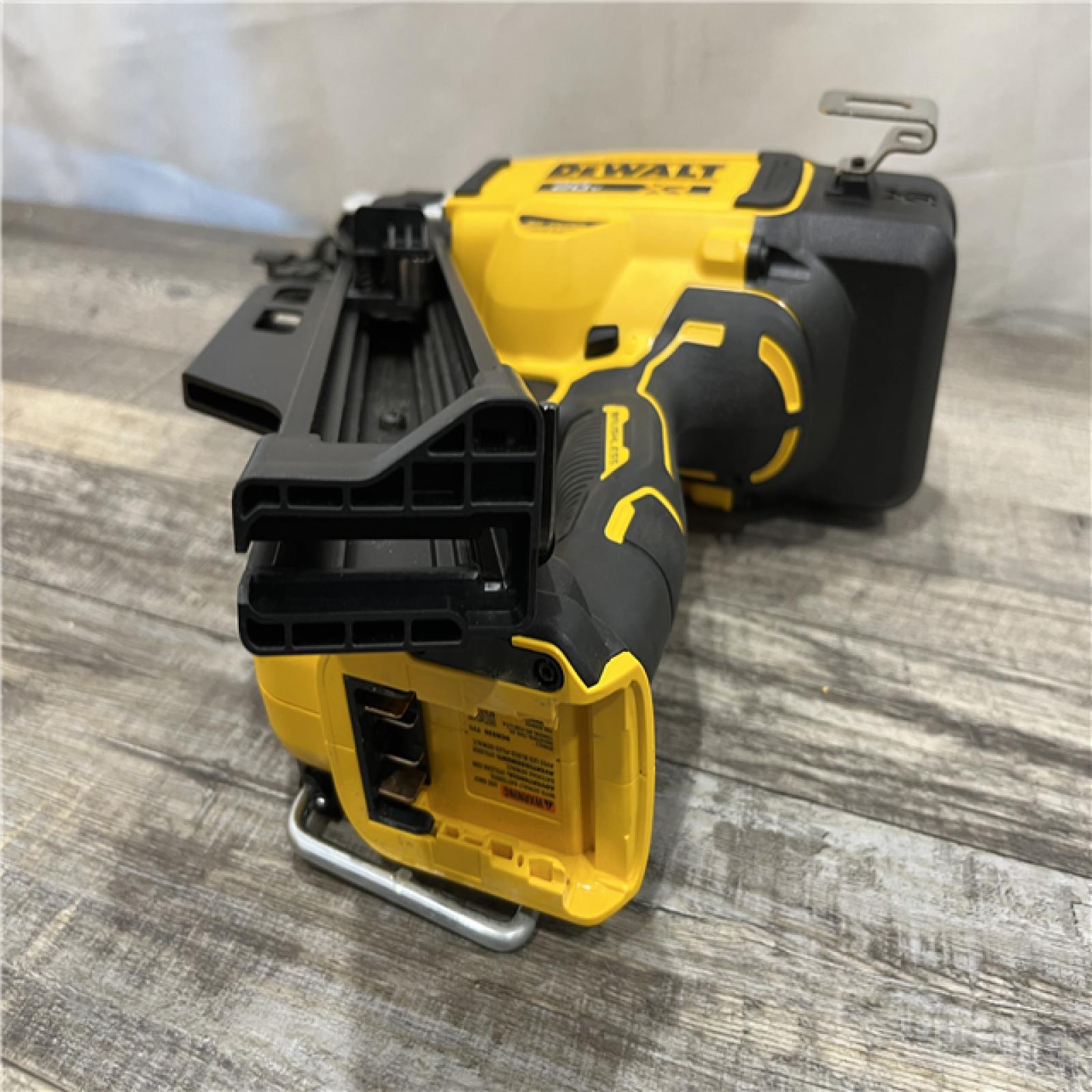 AS-IS DEWALT 20V 30 Degree Cordless Framing Nailer (Tool-Only)