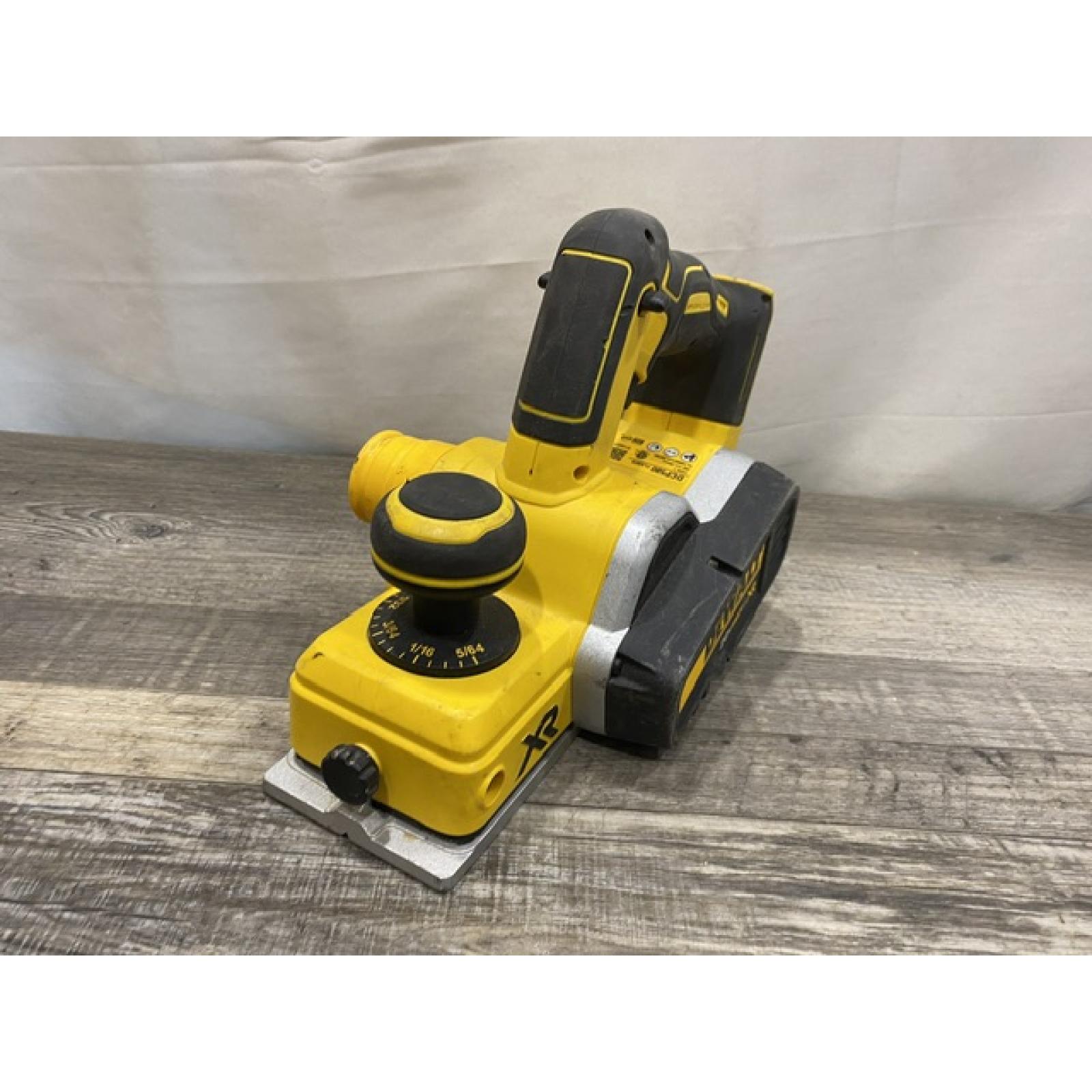 AS-IS DEWALT 20V MAX XR Cordless Brushless 3-1/4 in. Planer (Tool Only)