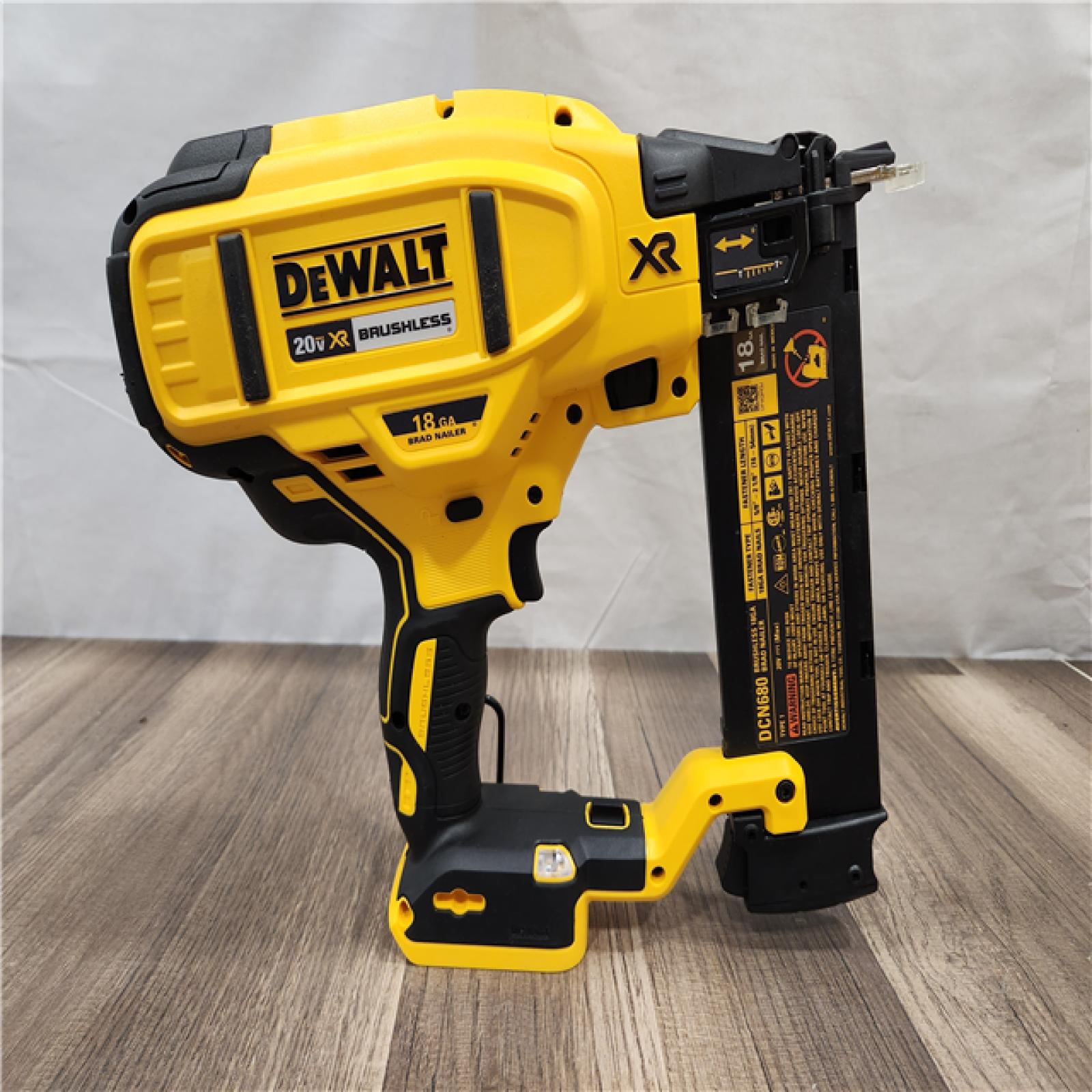 AS-IS- DeWalt 20V MAX XR Lithium-Ion Cordless 18-Gauge Brad Nailer (Tool Only)