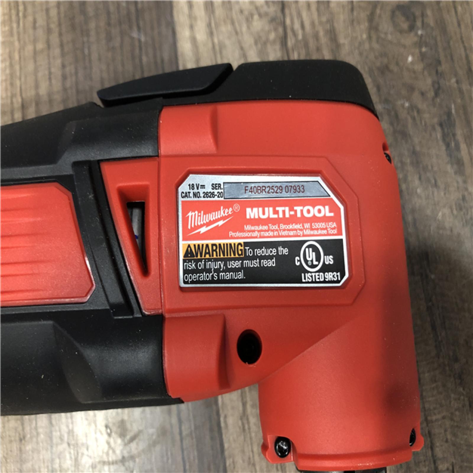 AS-IS Milwaukee M18 18V Lithium-Ion Cordless Oscillating Multi-Tool (Tool-Only)