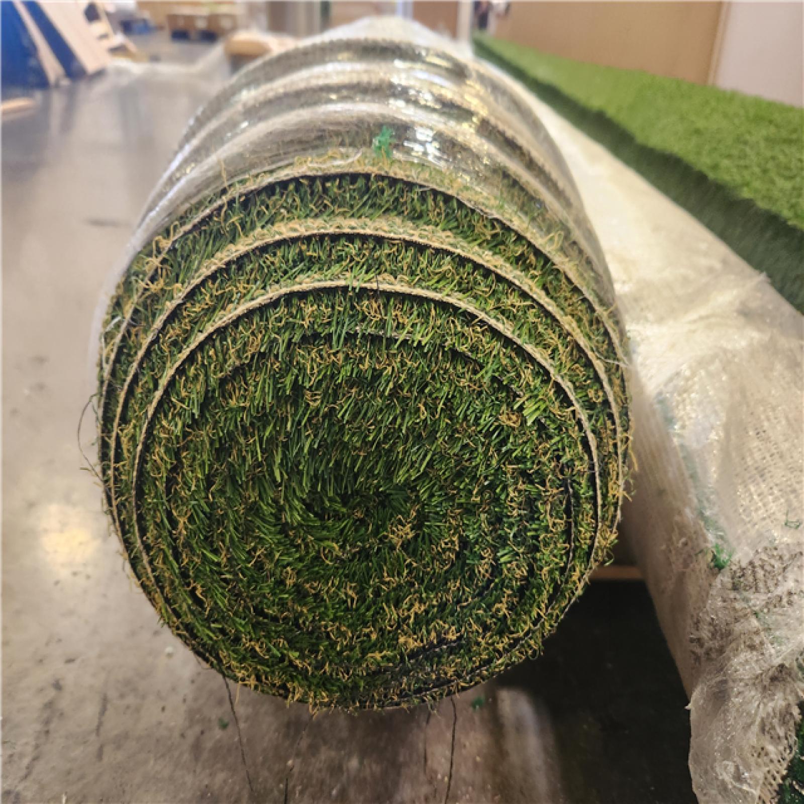 Phoenix AS-IS Mixed Outdoor Fake Grass (3-Rolls)
