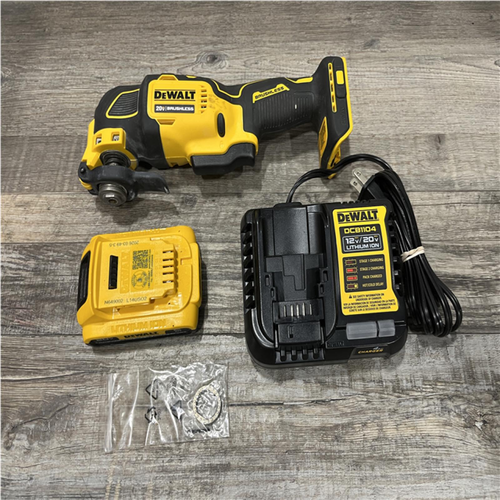 AS-IS DEWALT ATOMIC 20V MAX Cordless Brushless Oscillating Multi Tool Kit