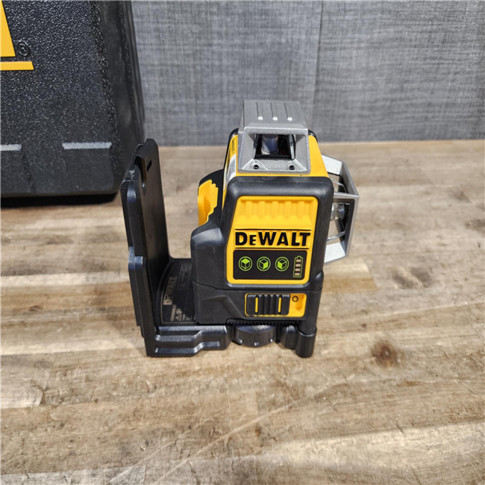 HOUSTON LOCATION - AS-IS DEWALT 12V MAX Lithium-Ion 100 ft. Green Self-Leveling 3-Beam 360 Degree Laser Level with 2.0Ah Battery  Charger and Case