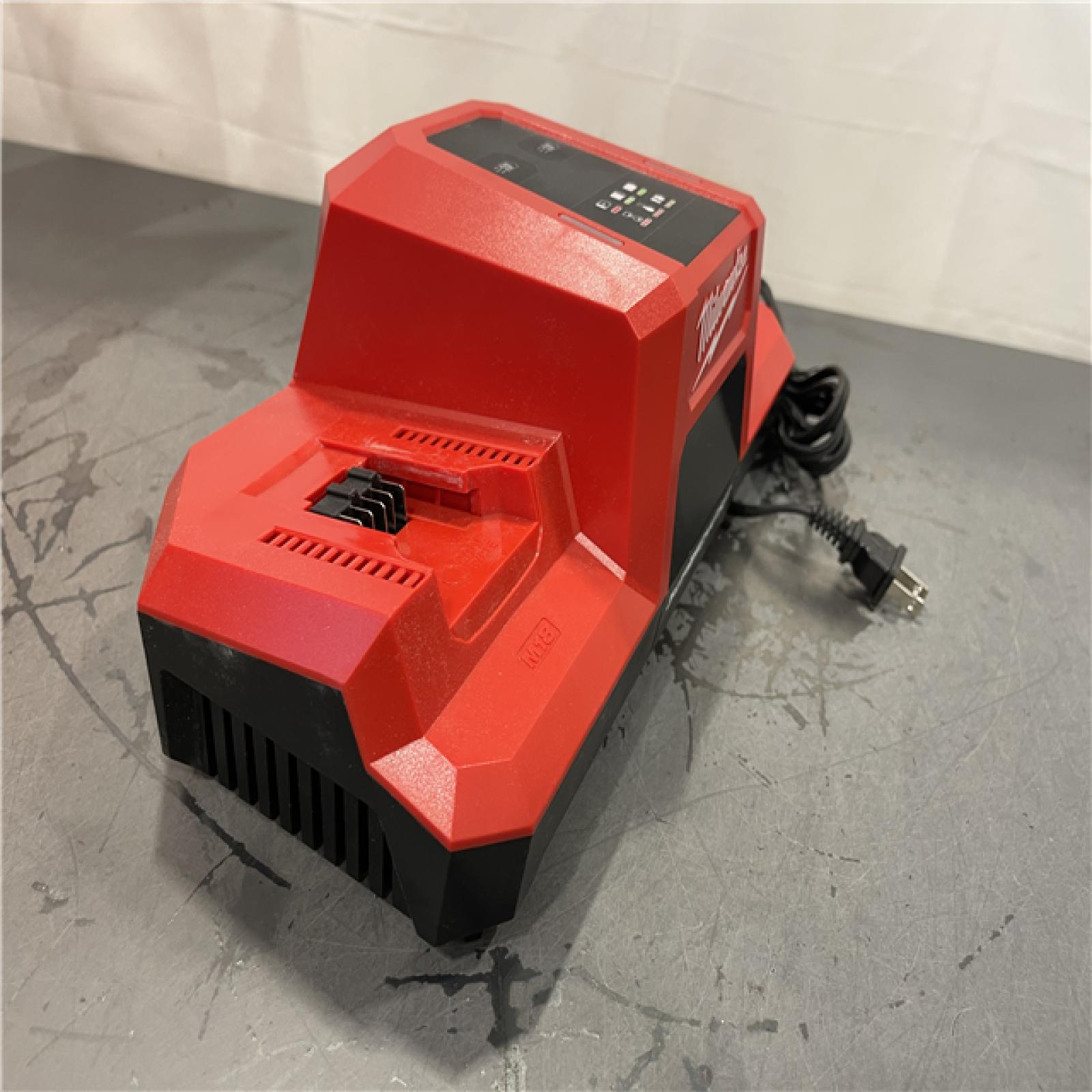 AS-IS - Milwaukee M18 18V Dual Bay Simultaneous Super Charger