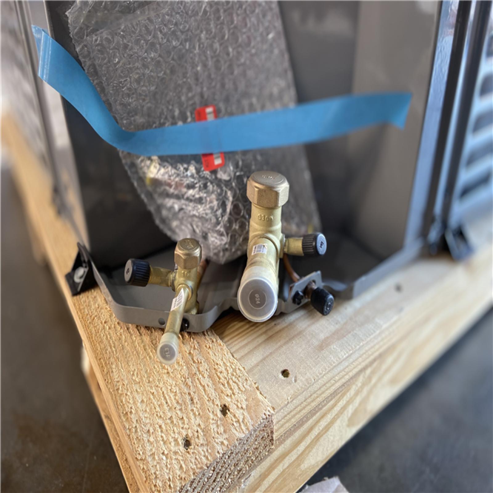DALLAS LOCATION - Johnson Controls 4 Ton 15.2seer/7.8 Hspf 2-Stage Heat Pump