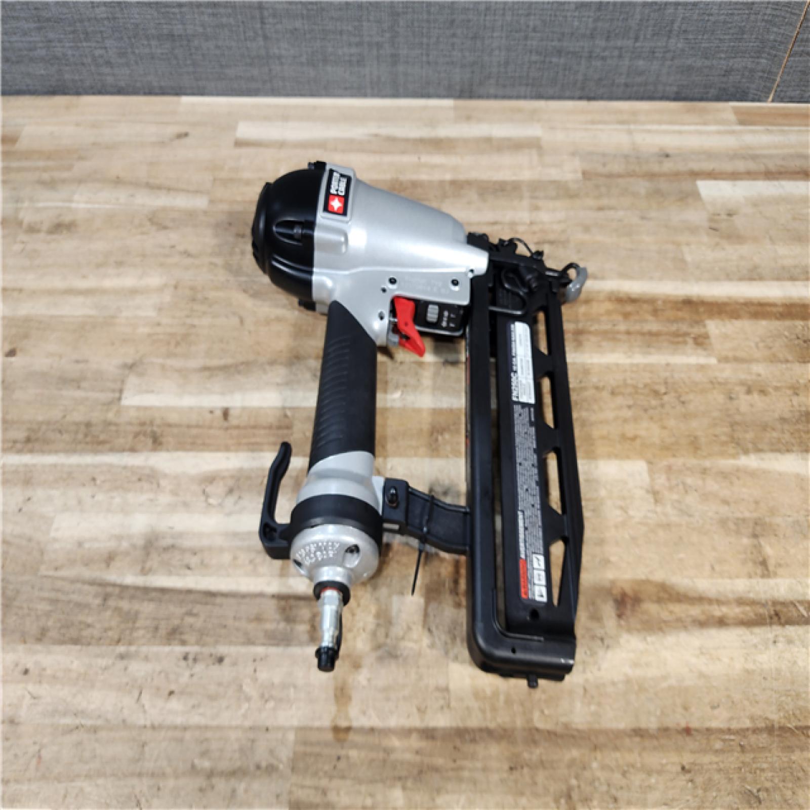 HOUSTON LOCATION - AS - IS PORTER-CABLE Pneumatic 16-Gauge 2-1/2 in. Nailer Kit