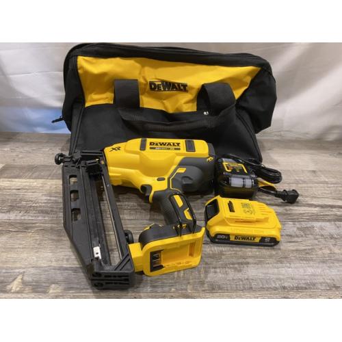 AS-IS DEWALT 20V MAX XR 16-Gauge Electric Cordless Angled Finishing Nailer Kit