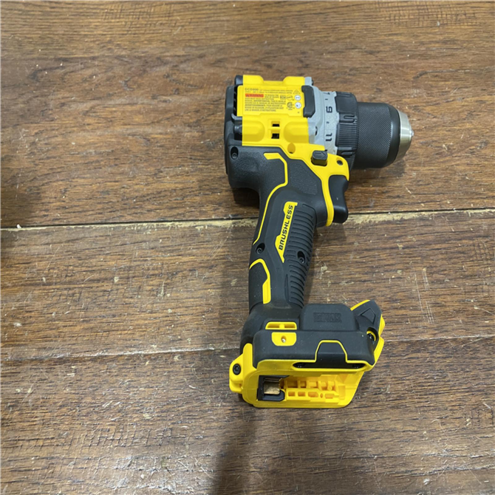 AS-IS DEWALT 20V MAX XR Brushless Cordless 1/2 Drill/Driver Kit