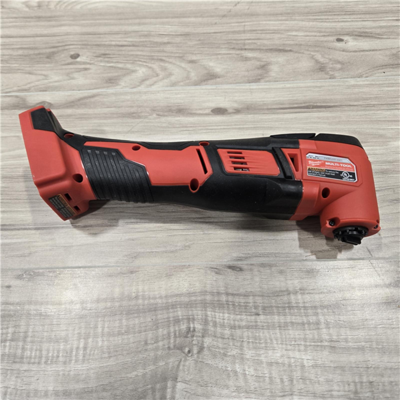 LIKE NEW! - Milwaukee 2626-20 M18 Cordless Multi-Tool (Tool Only)