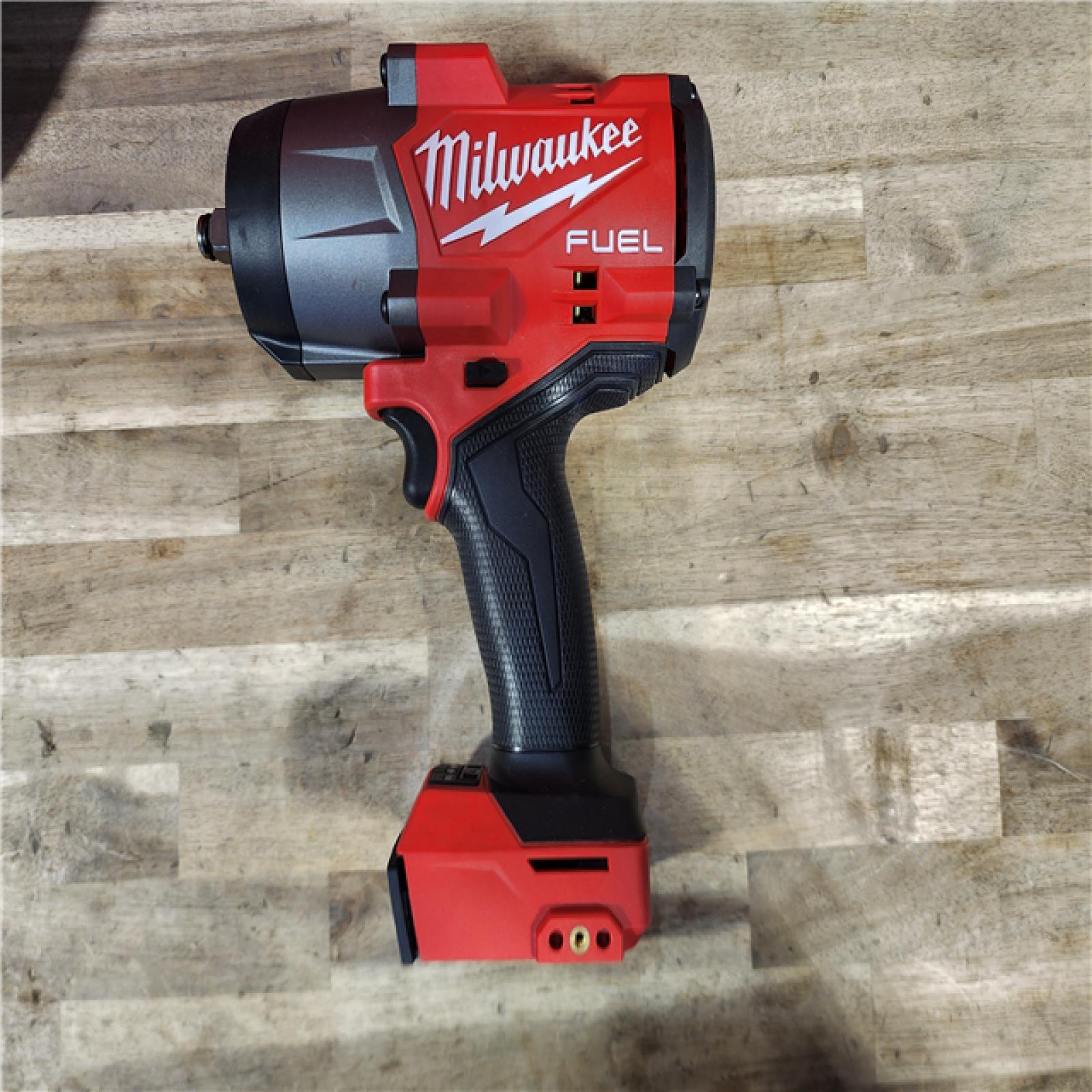HOUSTON LOCATION - AS-IS (APPEARS LIKE NEW) Milwaukee M18 1/2 in. Cordless Brushless High Torque Impact Wrench Kit (Battery & Charger)