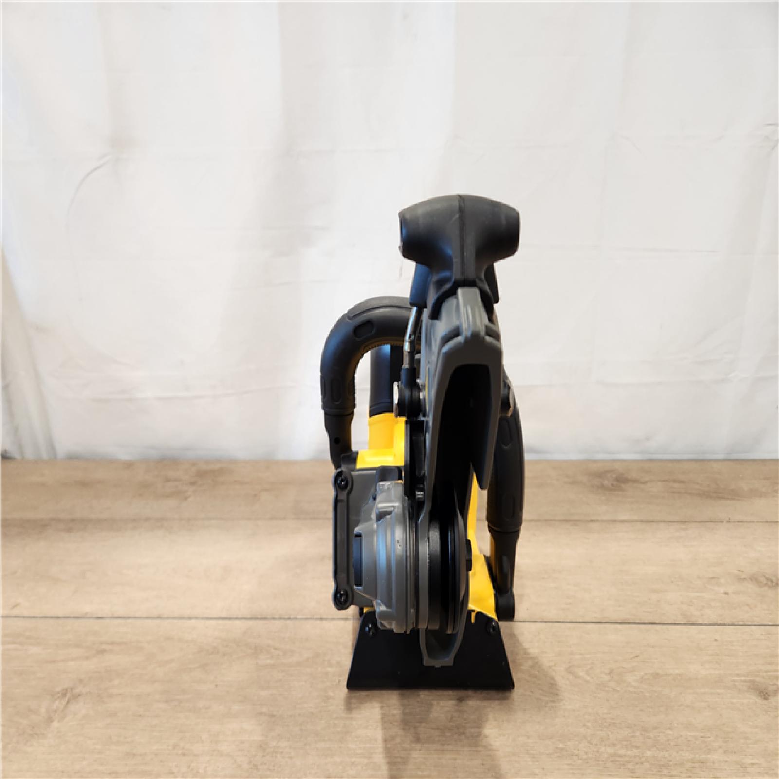 AS-IS- Dewalt 60V MAX Brushless Cordless Lithium-Ion 9 in. Cut Off Saw Kit