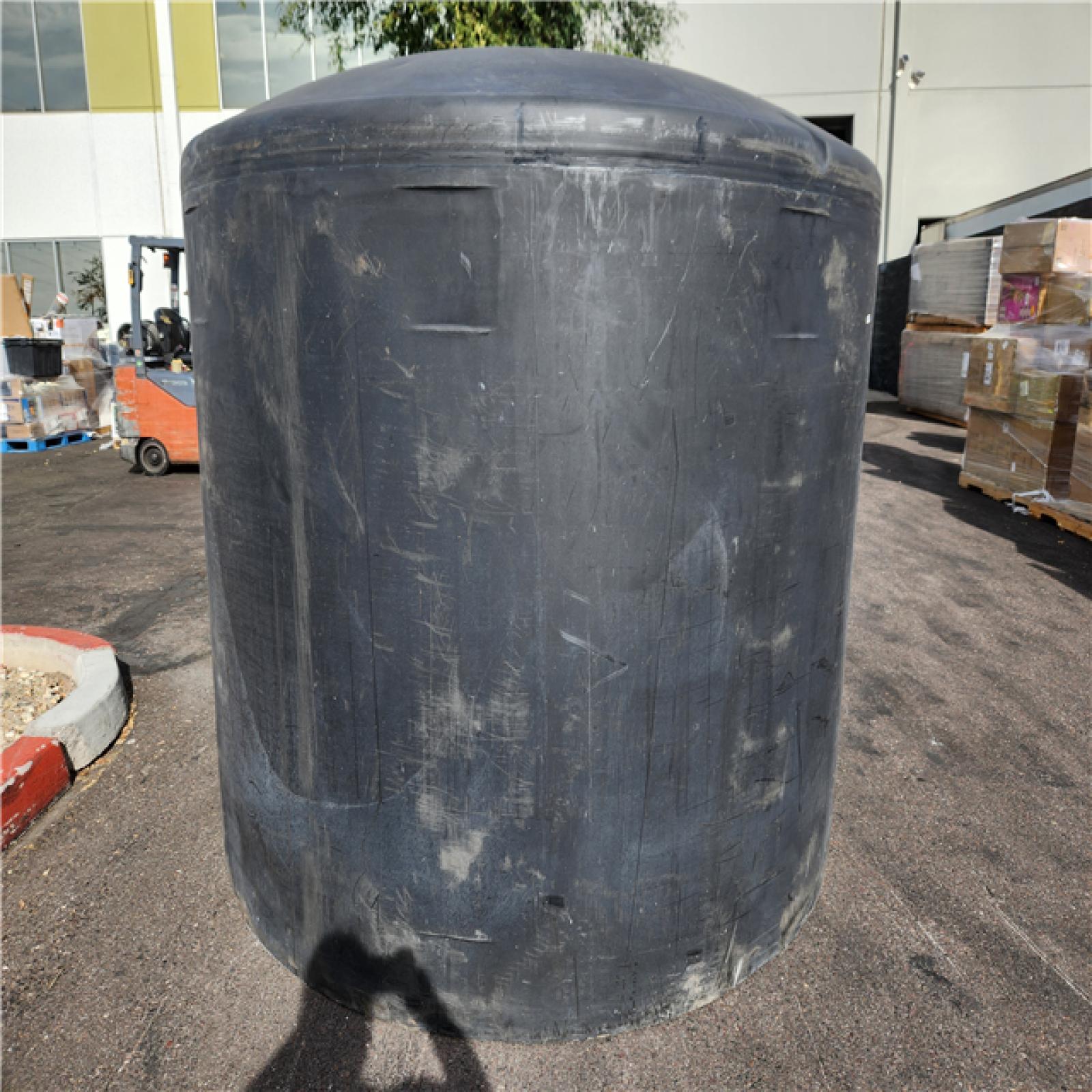 Phoenix AS-IS Tennco Techologies  Inc 1700 Gal. Black Vertical Water Storage Tank