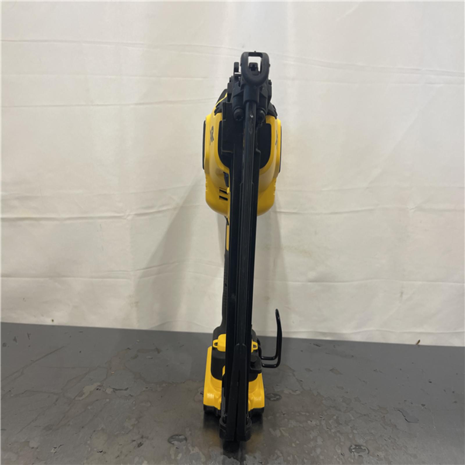 AS-IS- DeWalt 20V 16 Gauge Cordless Angled Finish Nailer Kit W/ 2Ah Battery