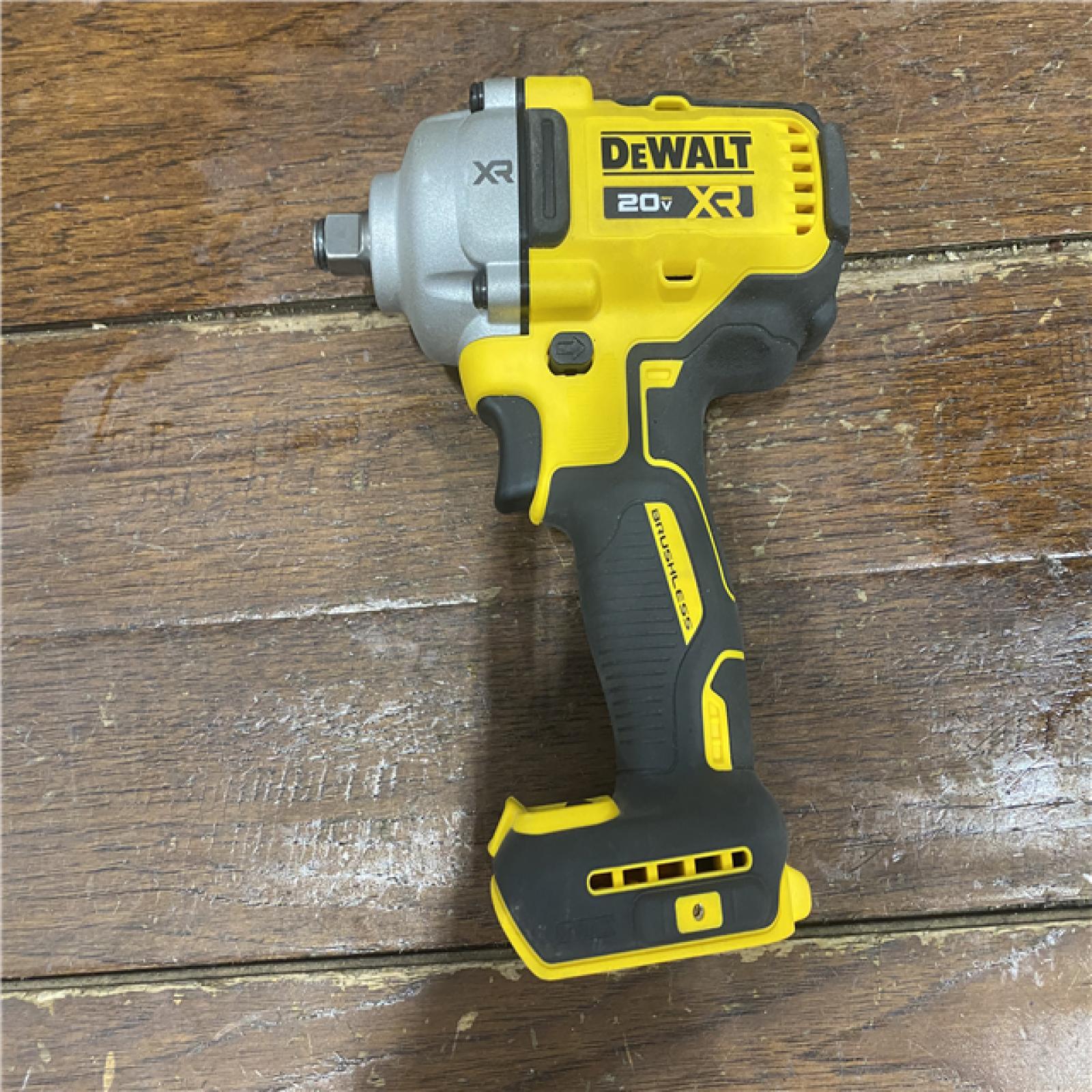AS-IS Dewalt 20v Max 1/2  Mid-range Impact Wrench  Hog Ring  Tool Only (dcf891b)