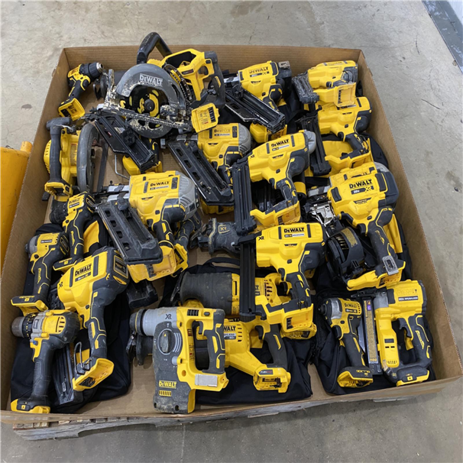 Houston Location AS IS - Tool Pallet
