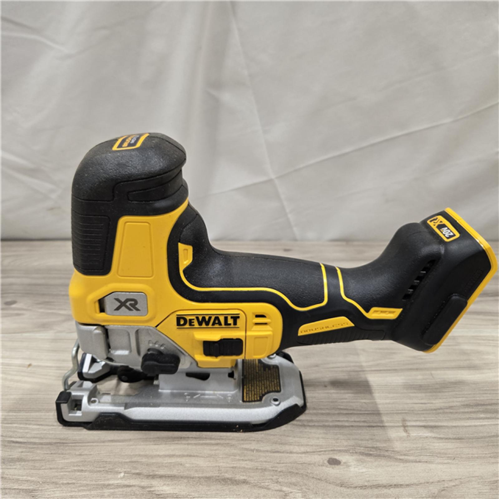 AS-IS DEWALT 20V MAX XR Cordless Barrel Grip Jigsaw (Tool Only)