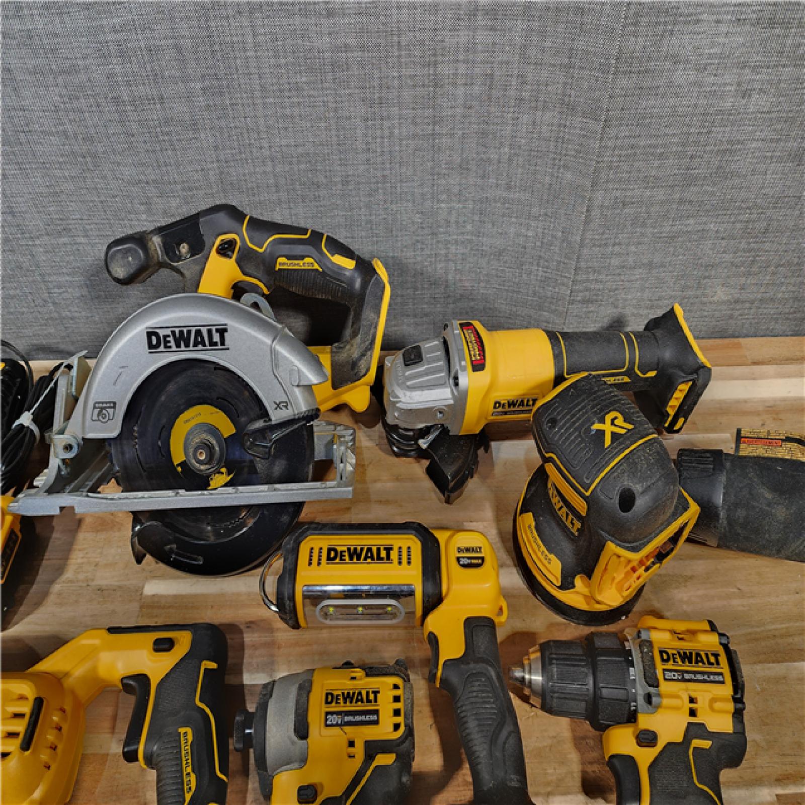 HOUSTON LOCATION - AS-IS DEWALT 8 TOOL COMBO KIT W/ (2) BATTERY & CHARGER
