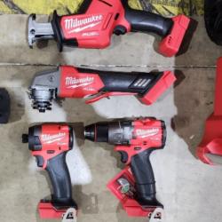 HOUSTON LOCATION - AS-IS (APPEARS LIKE NEW) Milwaukee Electric - M18 4-Tool Combo KIT
