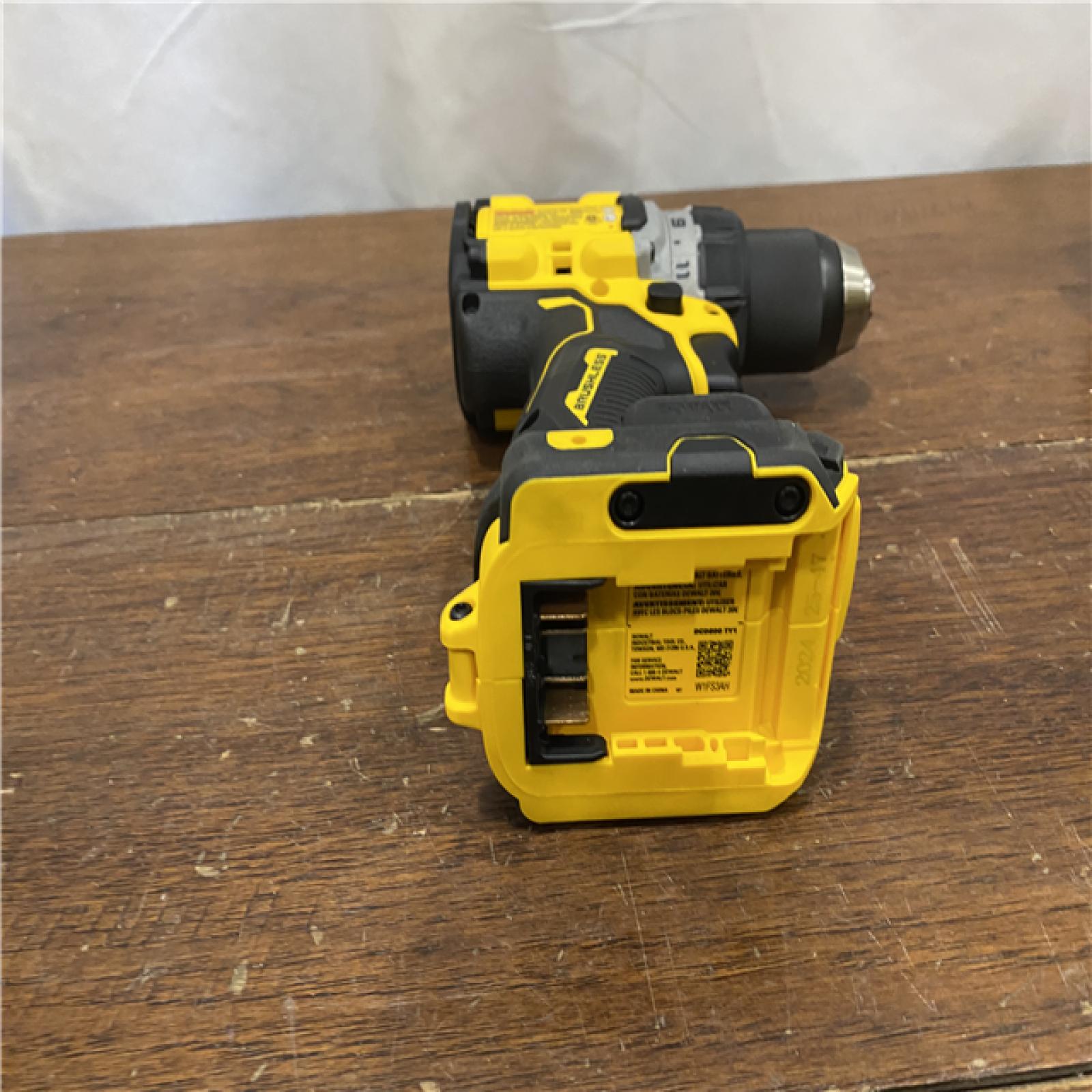AS-IS DEWALT 20V MAX XR Brushless Cordless 1/2 Drill/Driver Kit