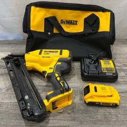 AS-IS DEWALT 20V MAX XR Lithium-Ion Cordless 2-1/2 in. 15-Gauge Finish Nailer Kit