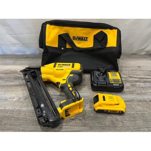 AS-IS DEWALT 20V MAX XR Lithium-Ion Cordless 2-1/2 in. 15-Gauge Finish Nailer Kit