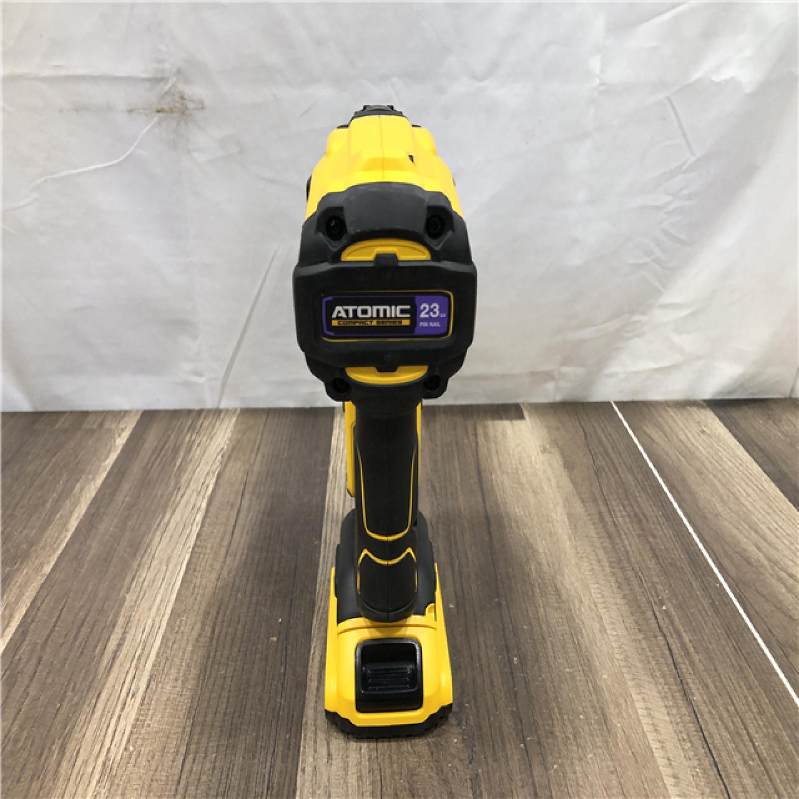 AS-IS DEWALT ATOMIC 20V MAX Lithium Ion Cordless 23 Gauge Pin Nailer Kit