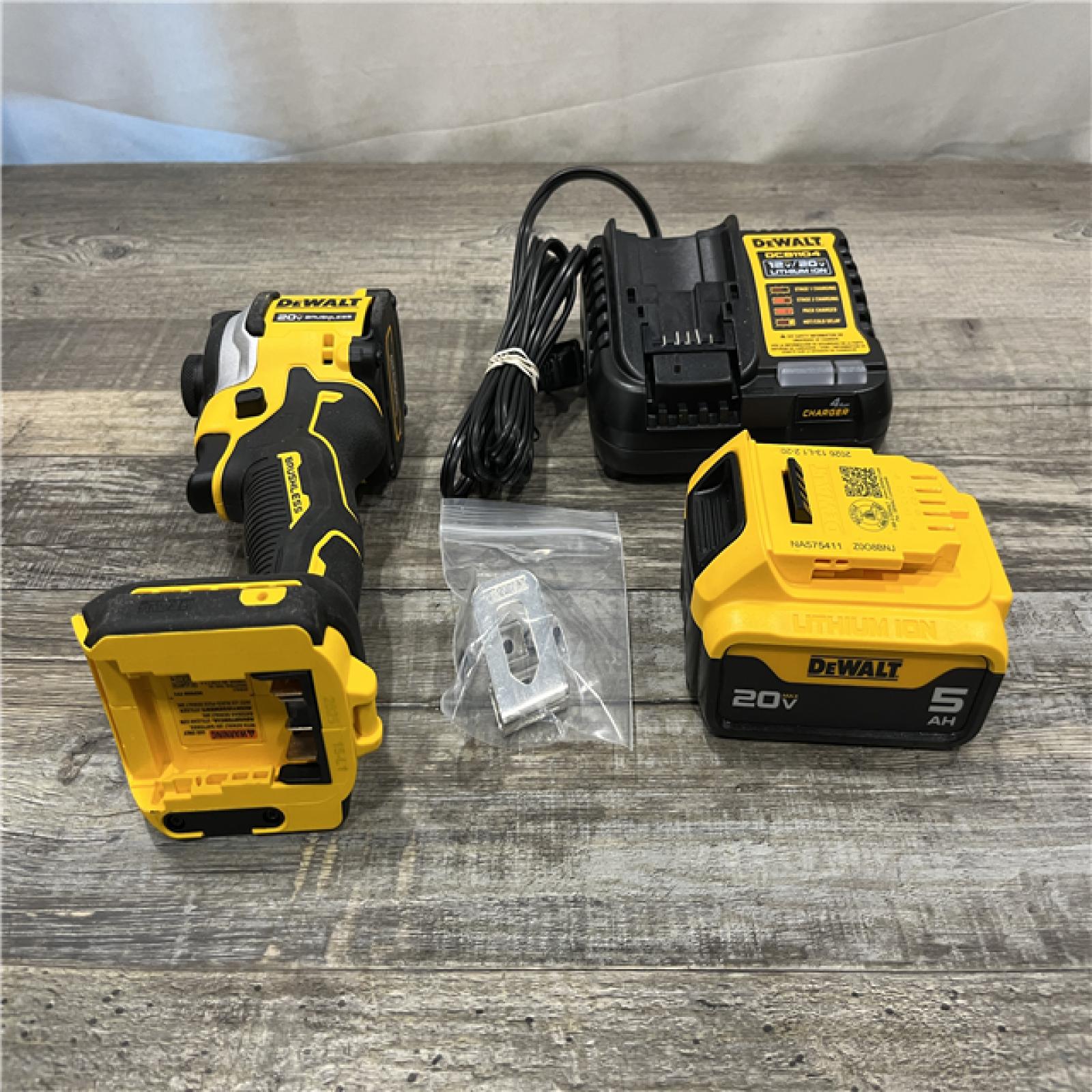 AS-IS DEWALT ATOMIC 20V MAX Lithium-Ion Cordless 1/4 in. Brushless Impact Driver Kit
