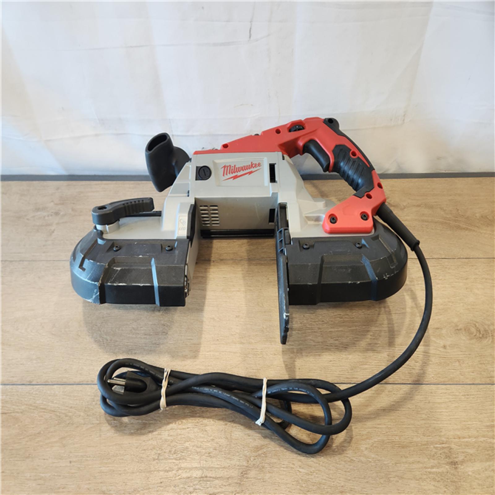 AS-IS- Milwaukee 120V 11.0A Corded Variable Speed Band Saw