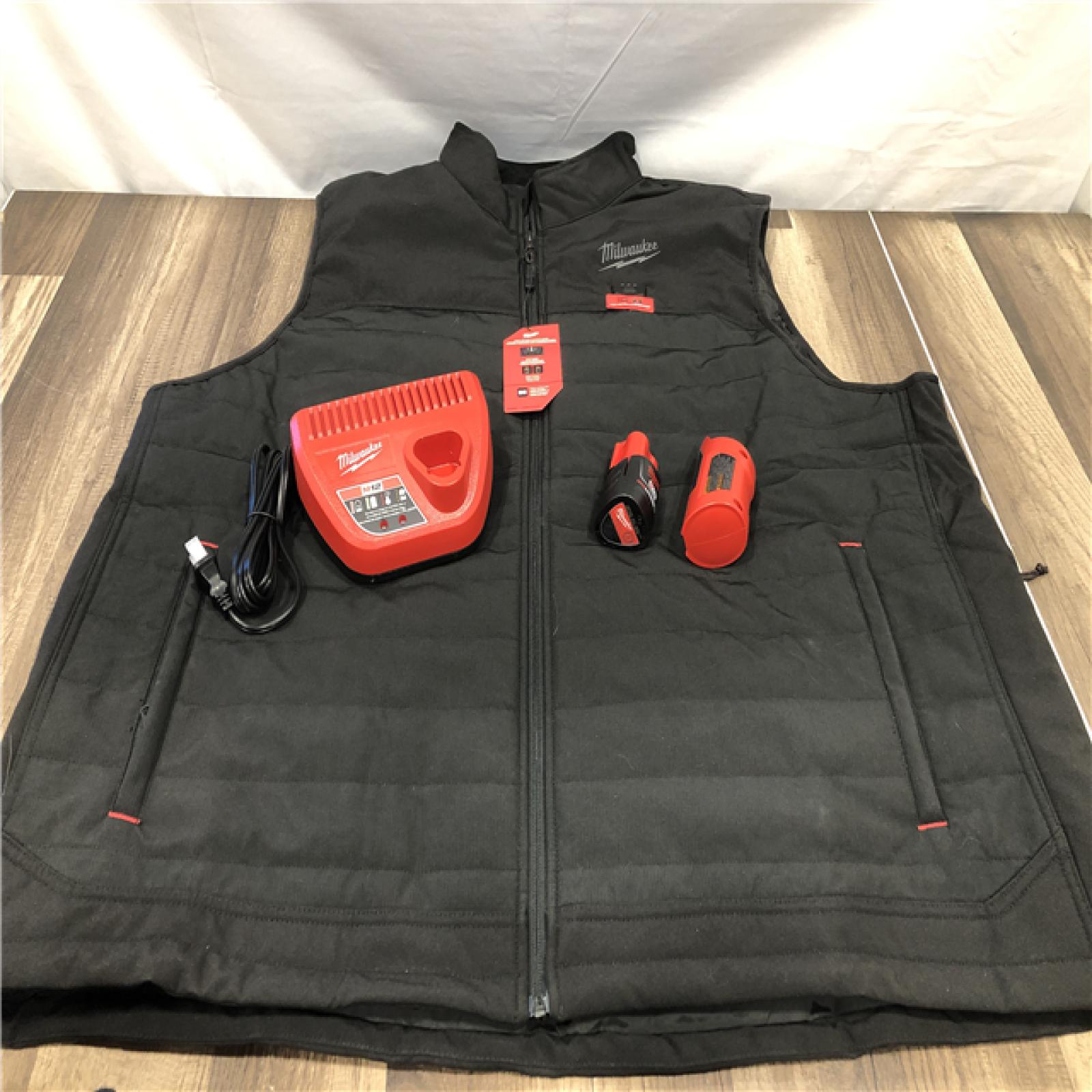 AS-IS Milwaukee Men's 3X-Large 12V Lithium-Ion Cordless AXIS Black Heated Vest Kit