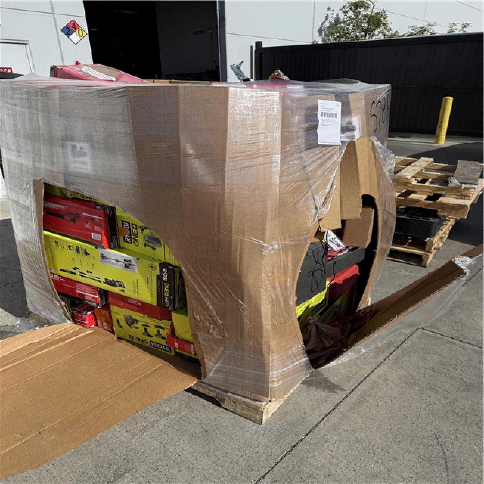 California AS-IS POWER TOOLS Partial Lot (3 Pallets) P-R057814