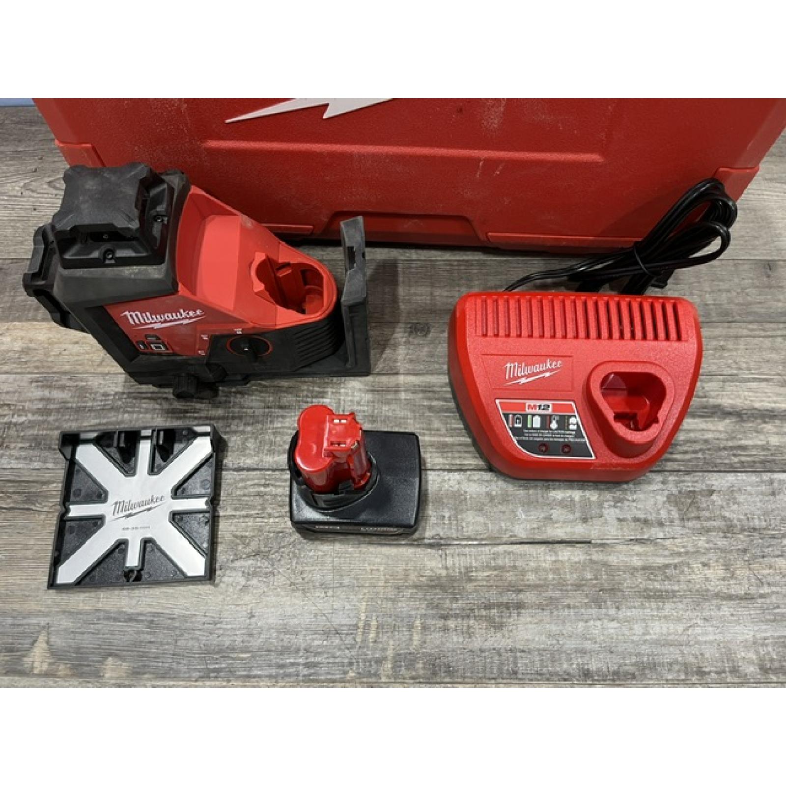 AS-IS Milwaukee 12-Volt Lithium-Ion Cordless Green 250 ft. 3-Plane Laser Level Kit