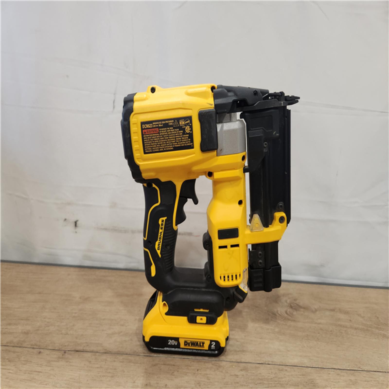 AS-IS- DEWALT ATOMIC 20V MAX Lithium Ion Cordless 23 Gauge Pin Nailer Kit