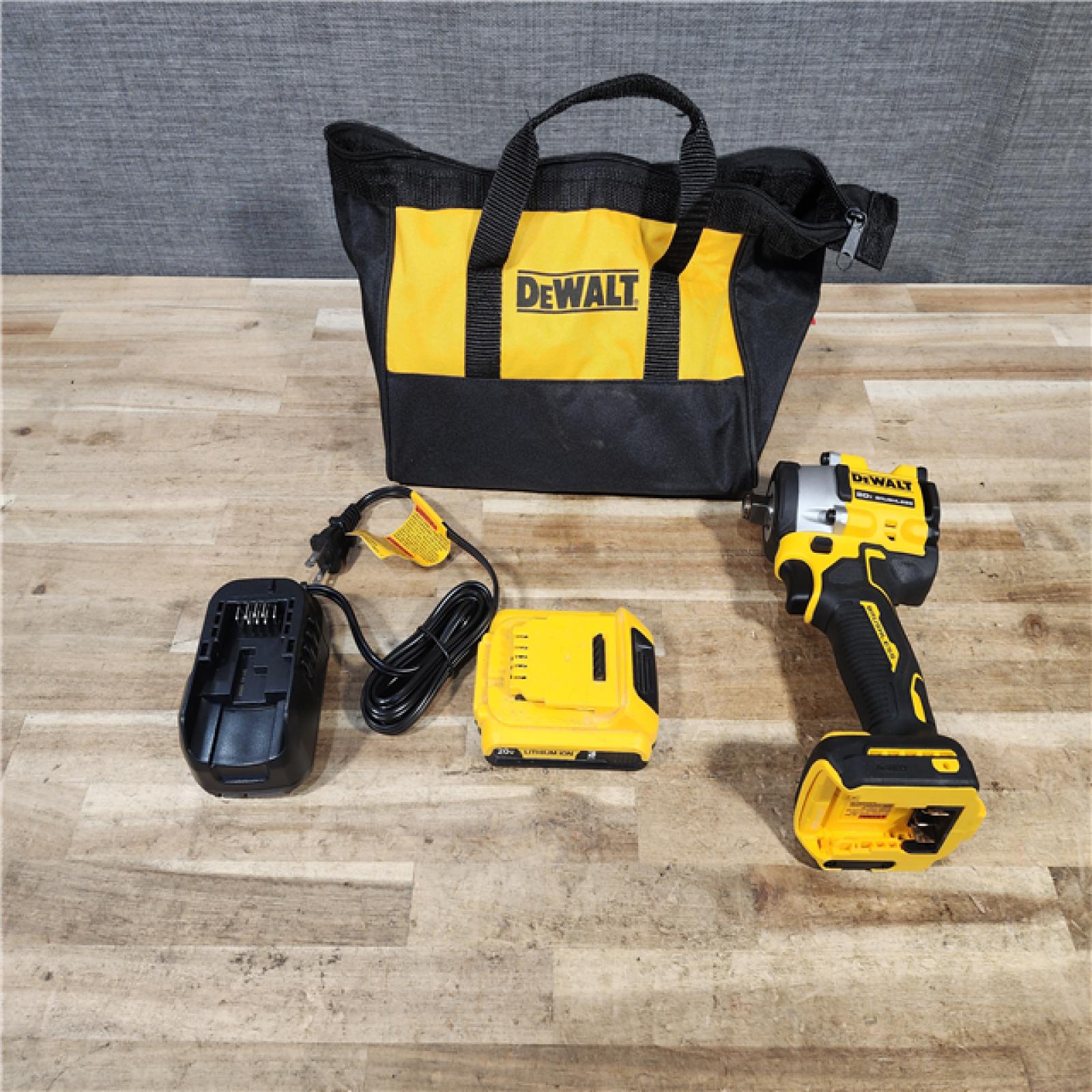 HOUSTON LOCATION - AS - IS DEWALT TOOL COMBO KIT W/ BATTERY & CHARGER