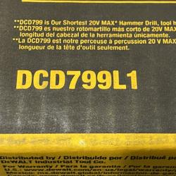 NEW - DEWALT ATOMIC 20-Volt Lithium-Ion Cordless 1/2 in. Compact Hammer Drill Kit