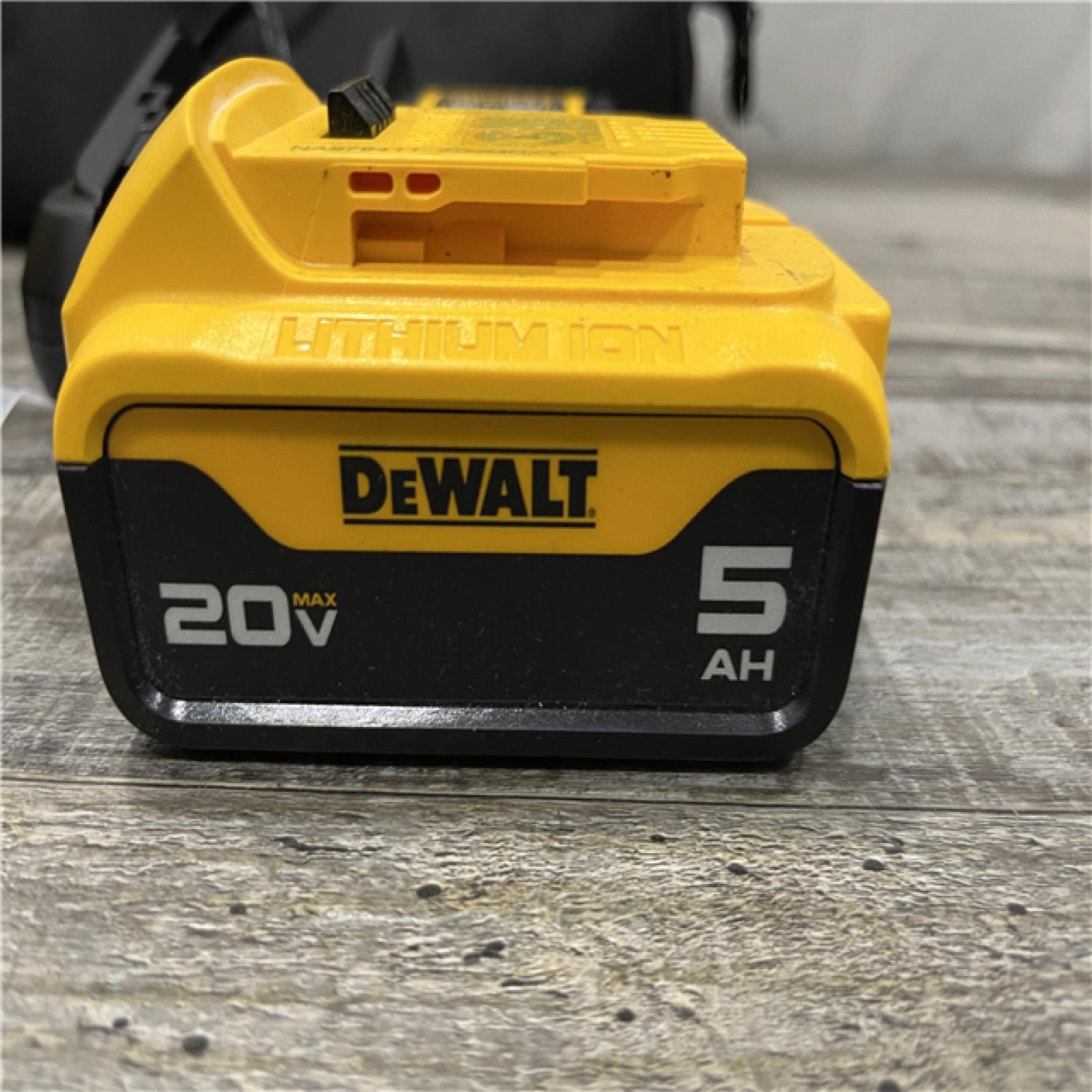AS-IS DEWALT ATOMIC 20V MAX Lithium-Ion Cordless 1/4 in. Brushless Impact Driver Kit