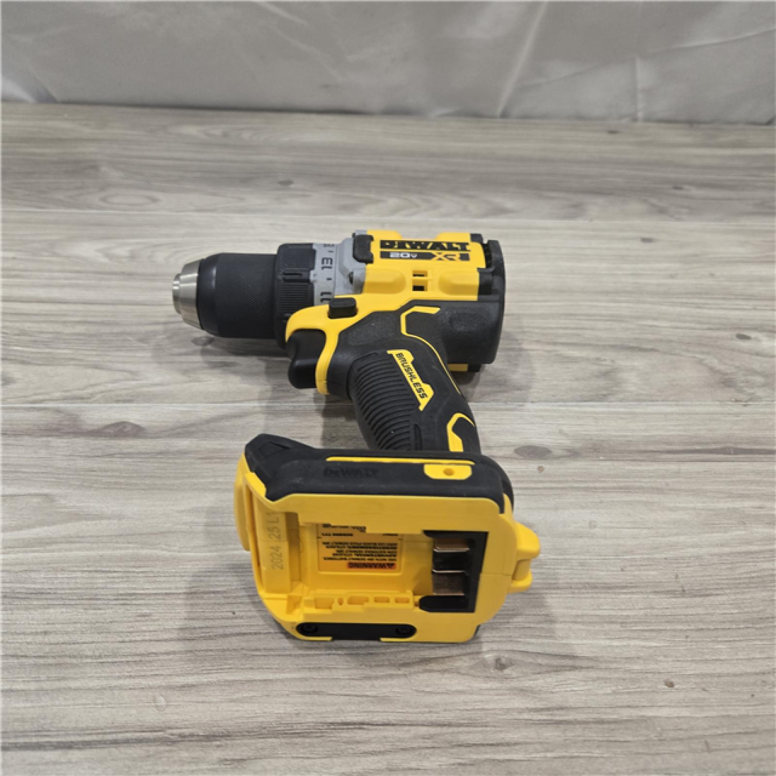 AS-IS DEWALT 20V MAX XR Cordless 1/2 Drill/Driver Kit