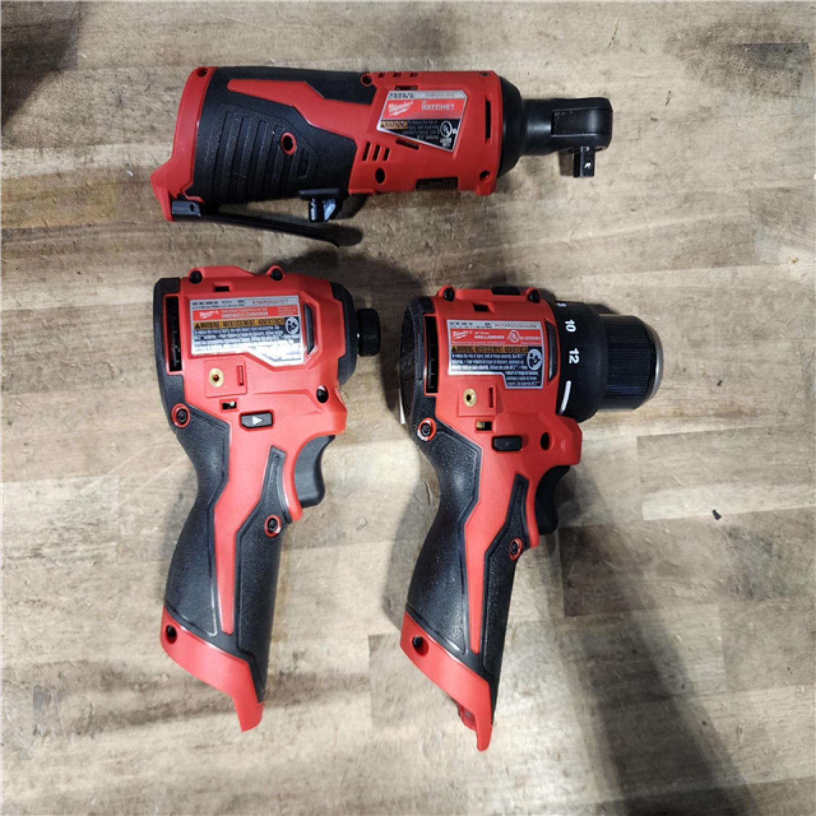 HOUSTON LOCATION - AS-IS MILWAUKEE 3 TOOL COMBO KIT W/ (2) BATTERY & CHARGER