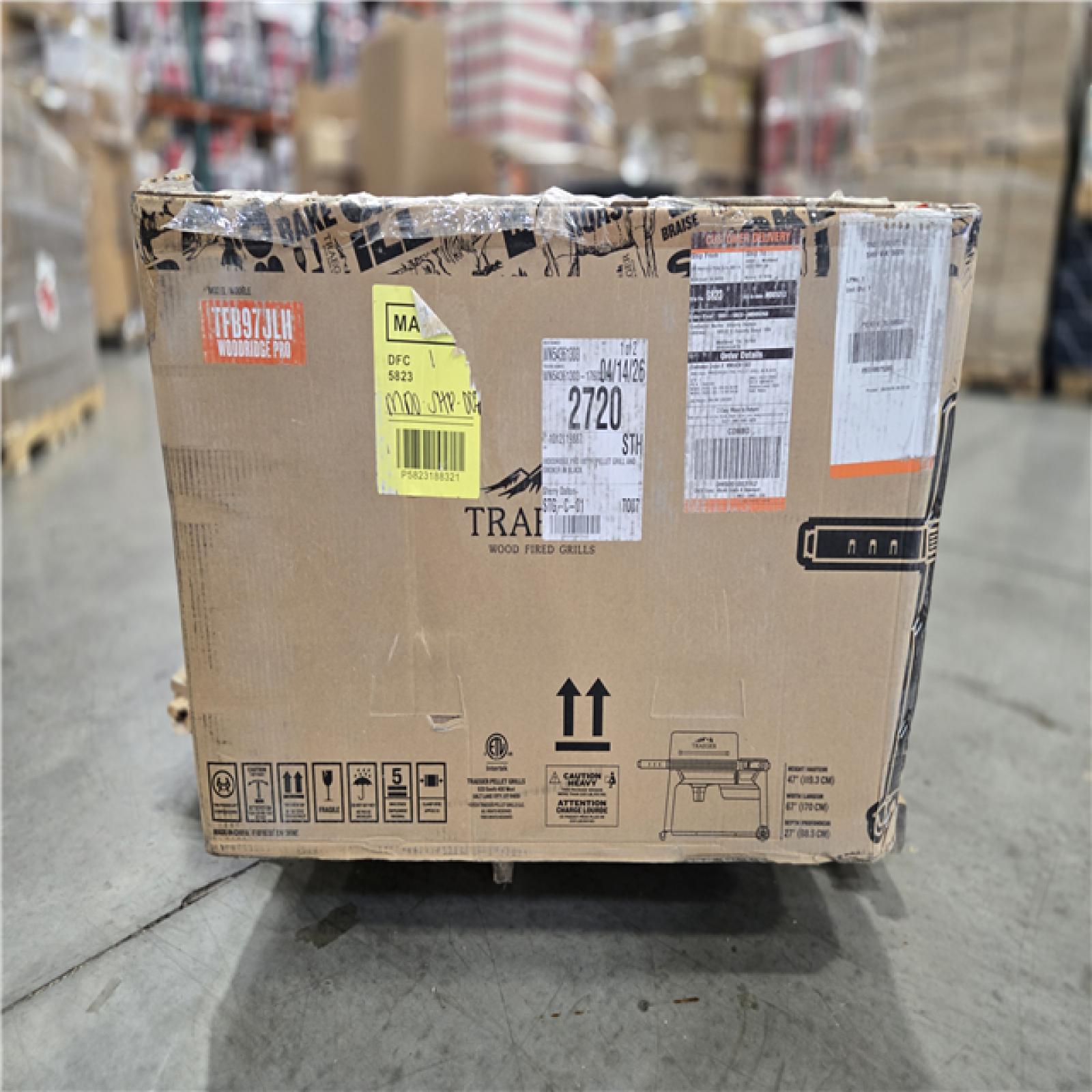 DALLAS LOCATION- Traeger Woodridge Pro Wi-Fi Pellet Grill and Smoker in Black