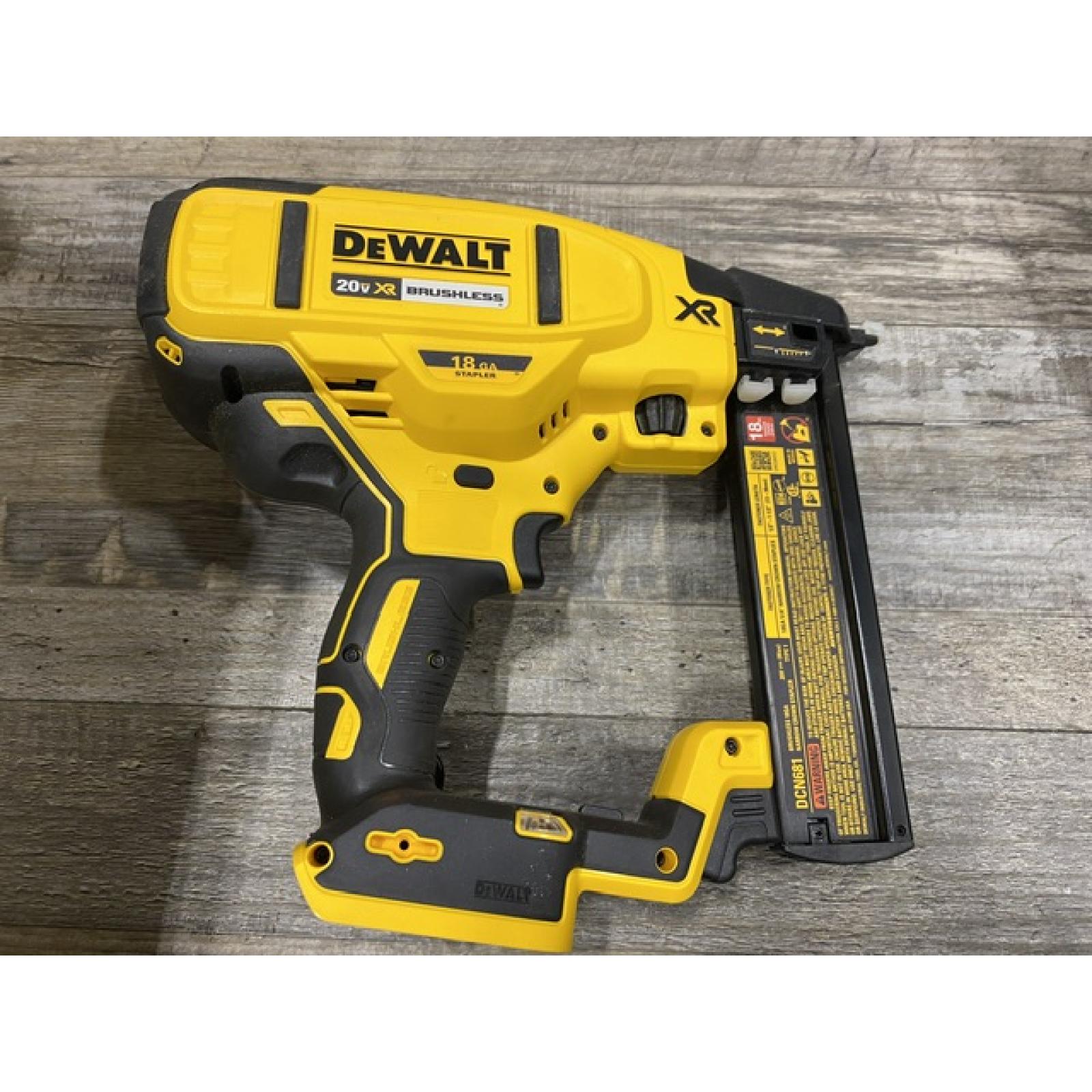 AS-IS DEWALT 20V MAX XR Lithium-Ion Cordless 18-Gauge Narrow Crown Stapler Kit