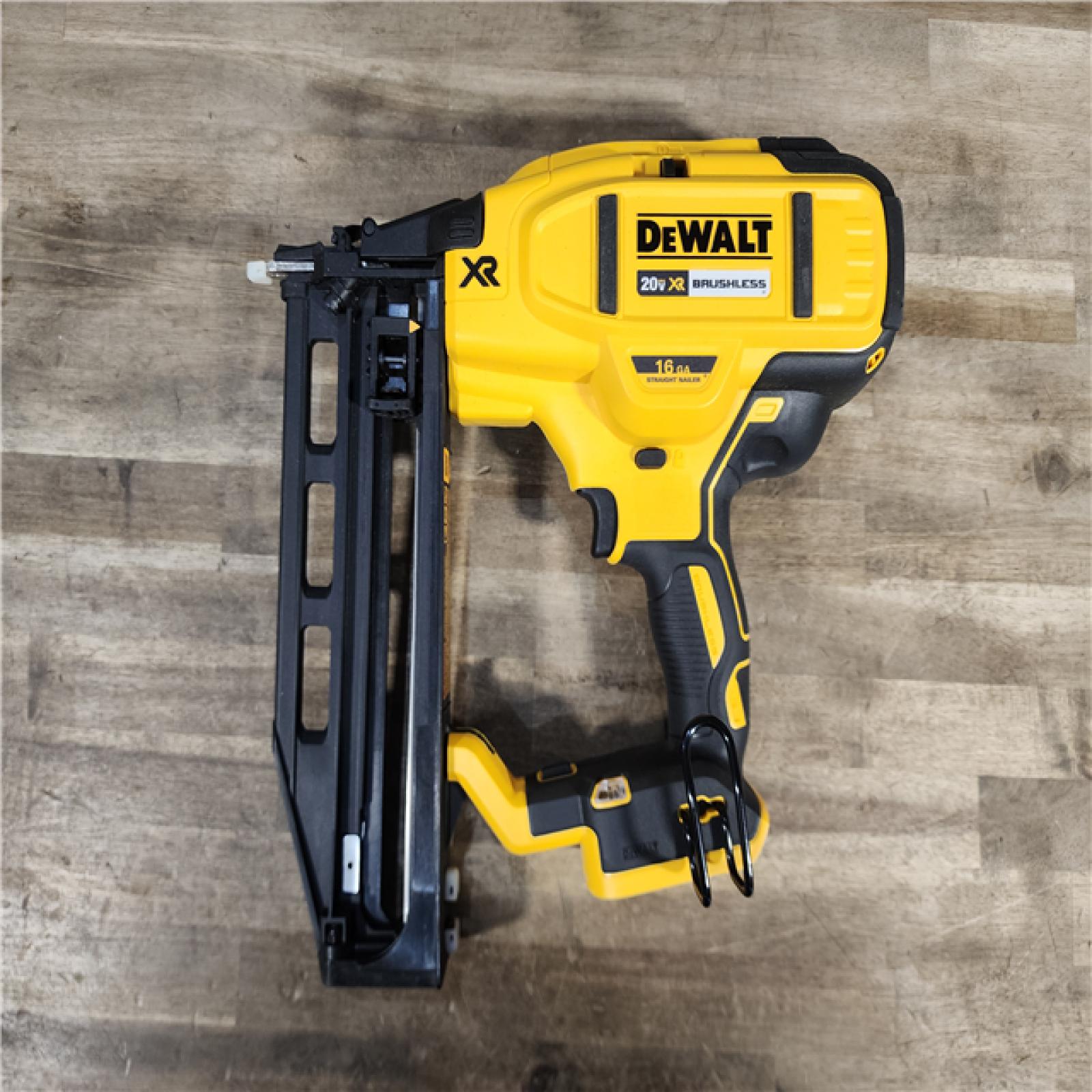 HOUSTON LOCATION - AS-IS DEWALT 20V MAX XR 16-Gauge Lithium-Ion Cordless Finish Nailer (Tool Only)
