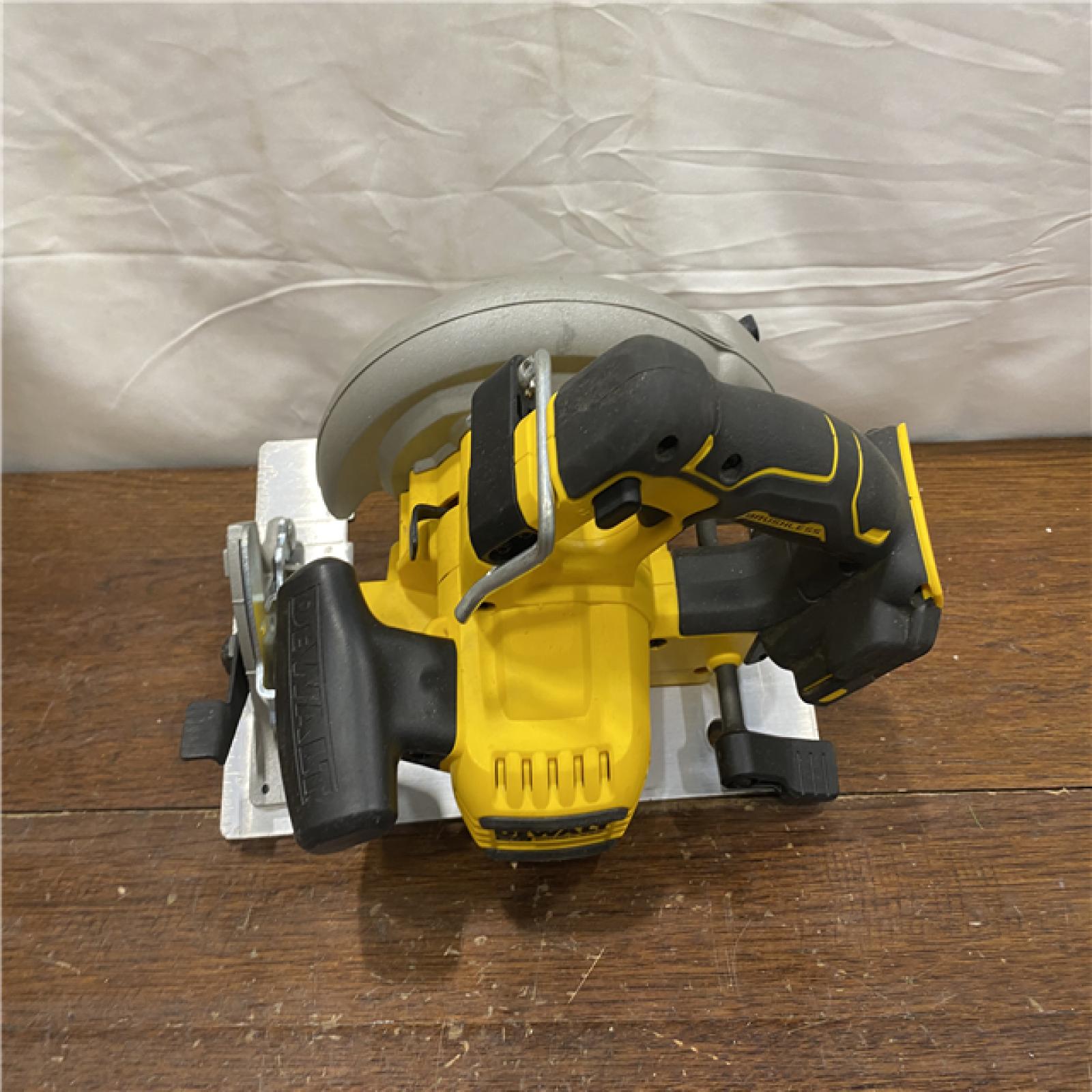 AS-IS DEWALT 20-Volt MAX 7-1/4 in. Cordless Circular Saw (Tool Only)