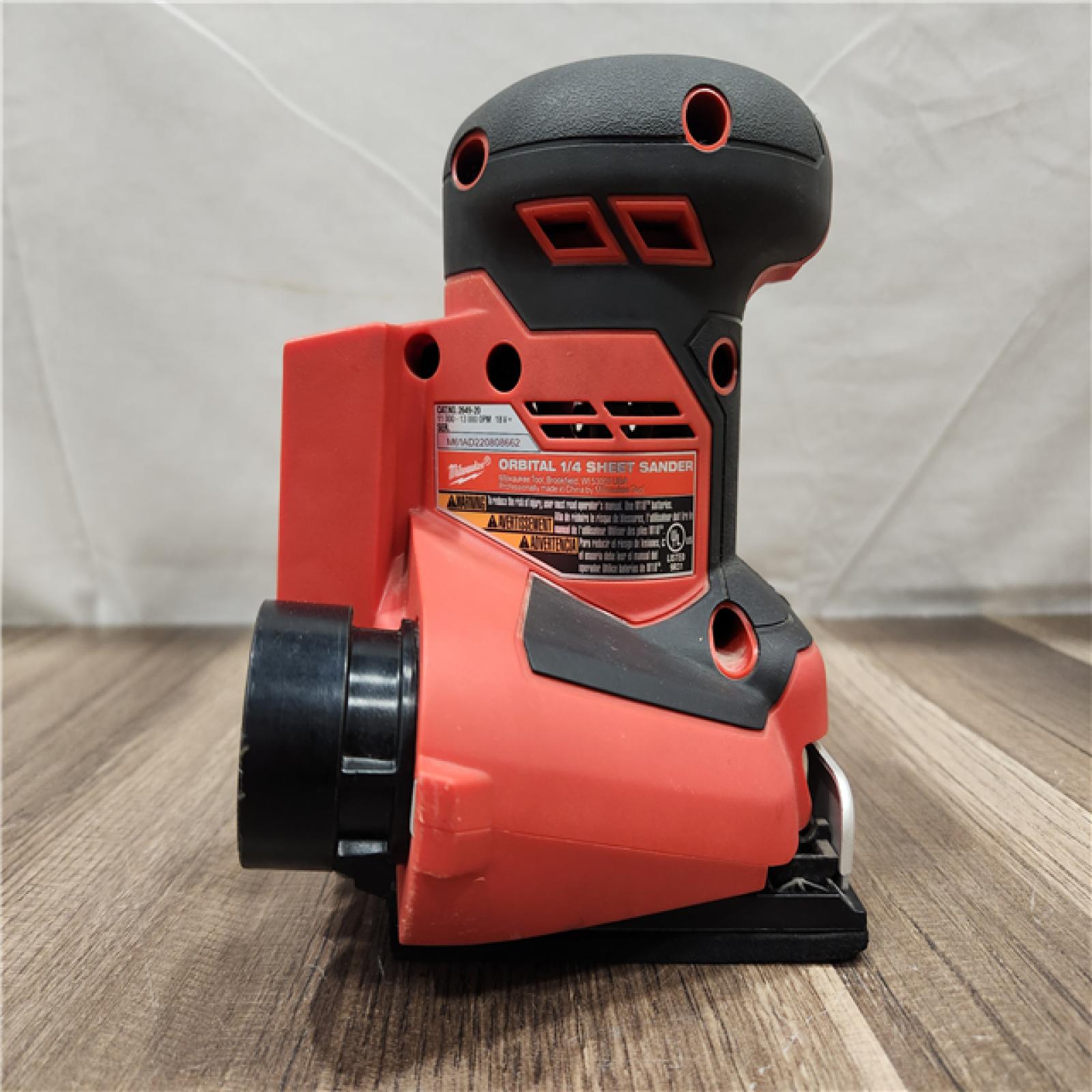 AS-IS- Milwaukee 1/4 in. Sheet Sander (Tool-Only)